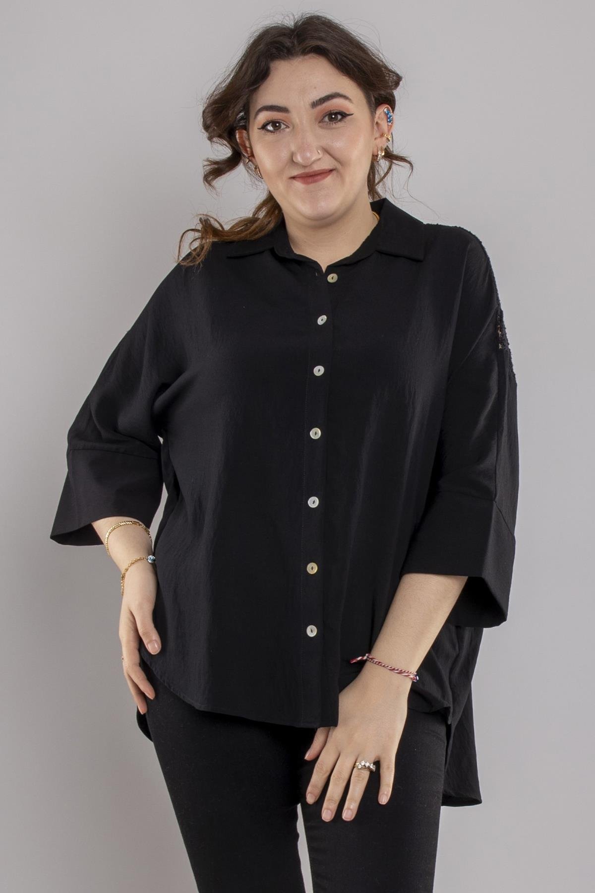 24E062 Sırtı Dantel Önü Kısa Düşük Kol Düğmeli Gömlek