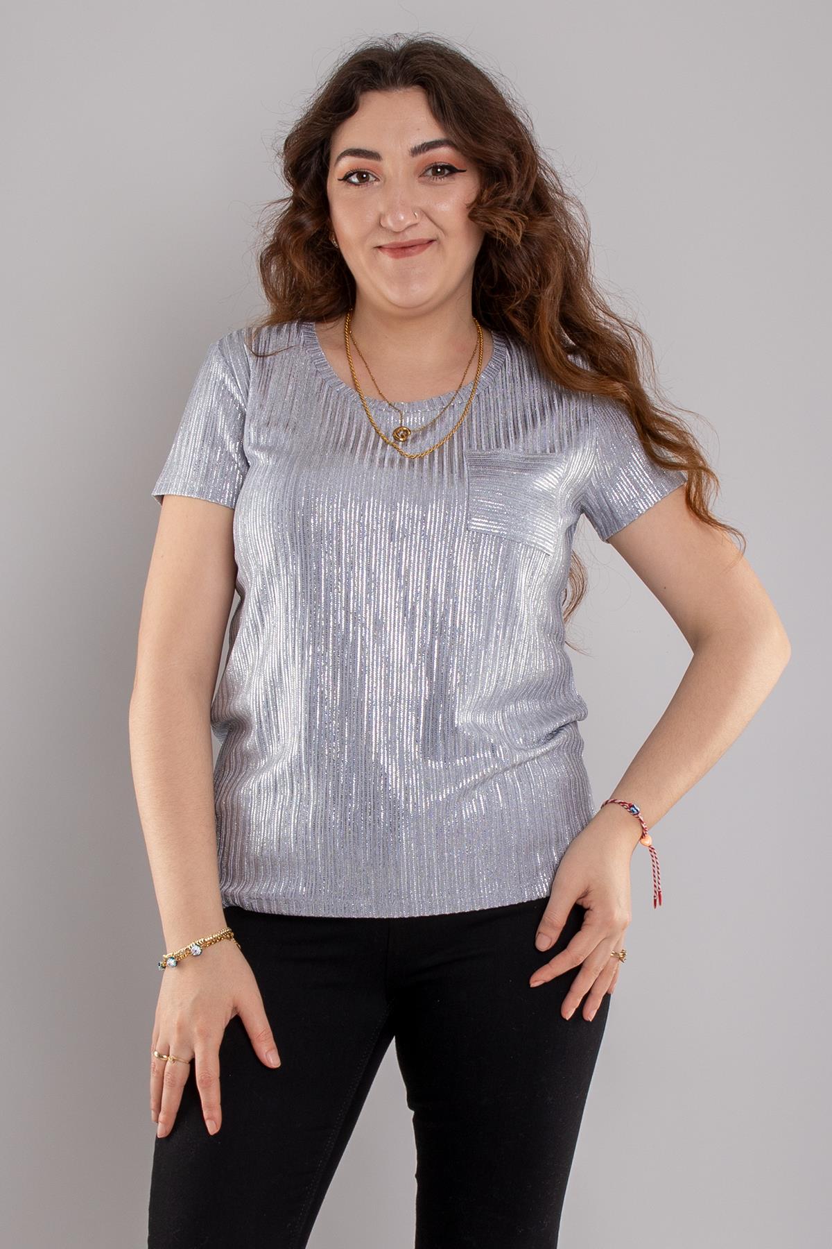 24E080 Bisiklet Yaka Cepli Jakarlı Kısa Kol Bluz