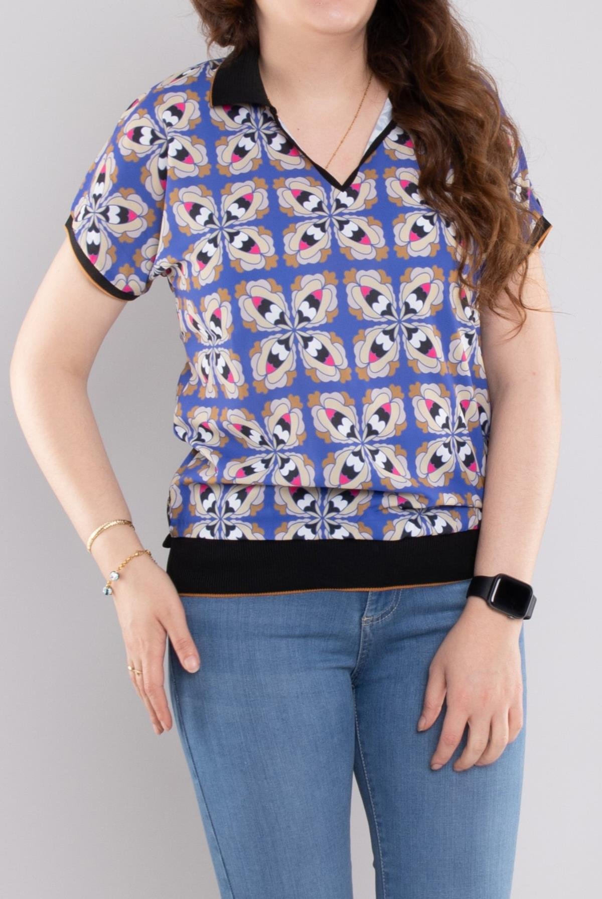 24E107 Polo Yaka Desenli Şifon Kısa Kol Bluz