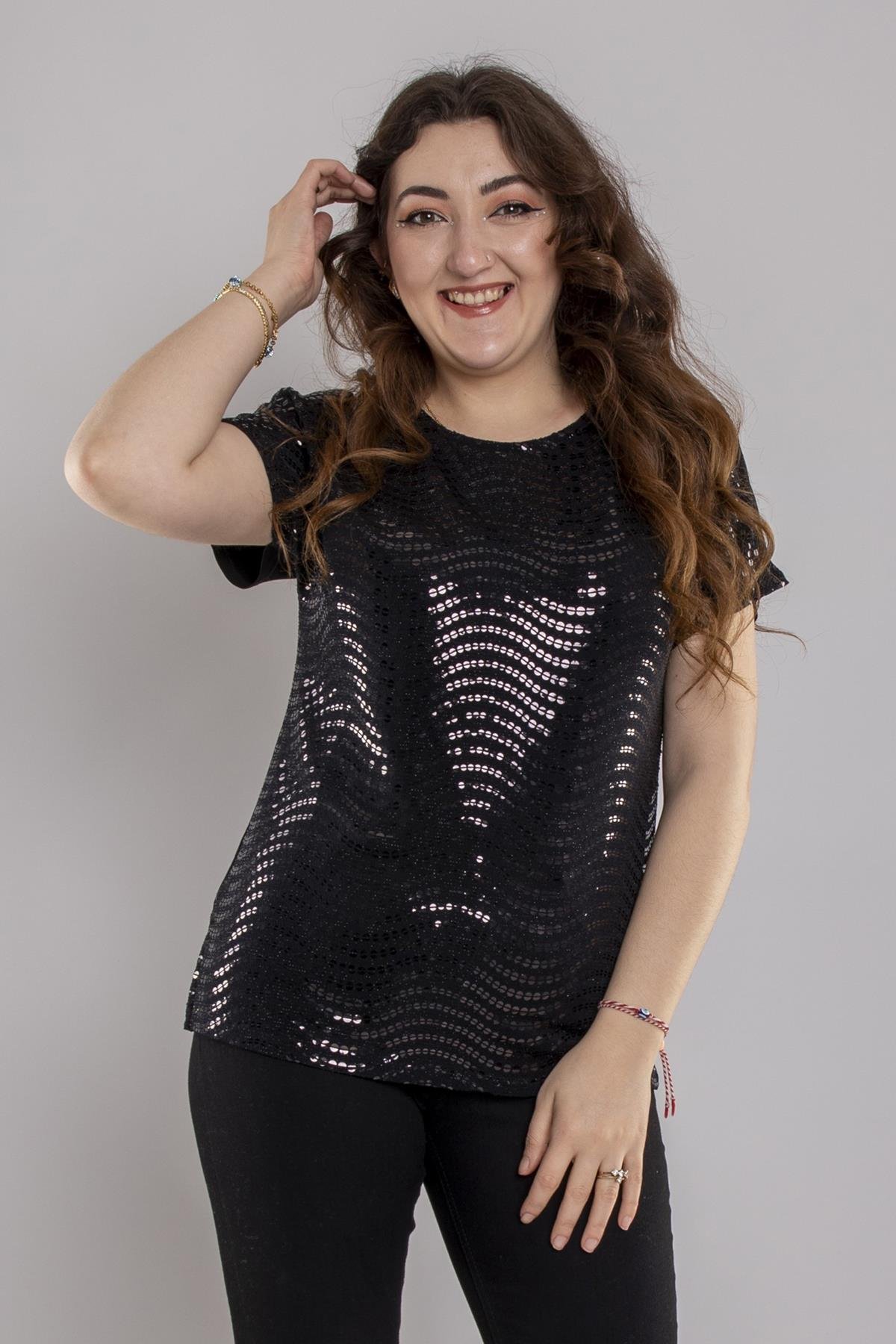 24E157 Sıra Payet Nakışlı Simli Kısa Kol Bluz