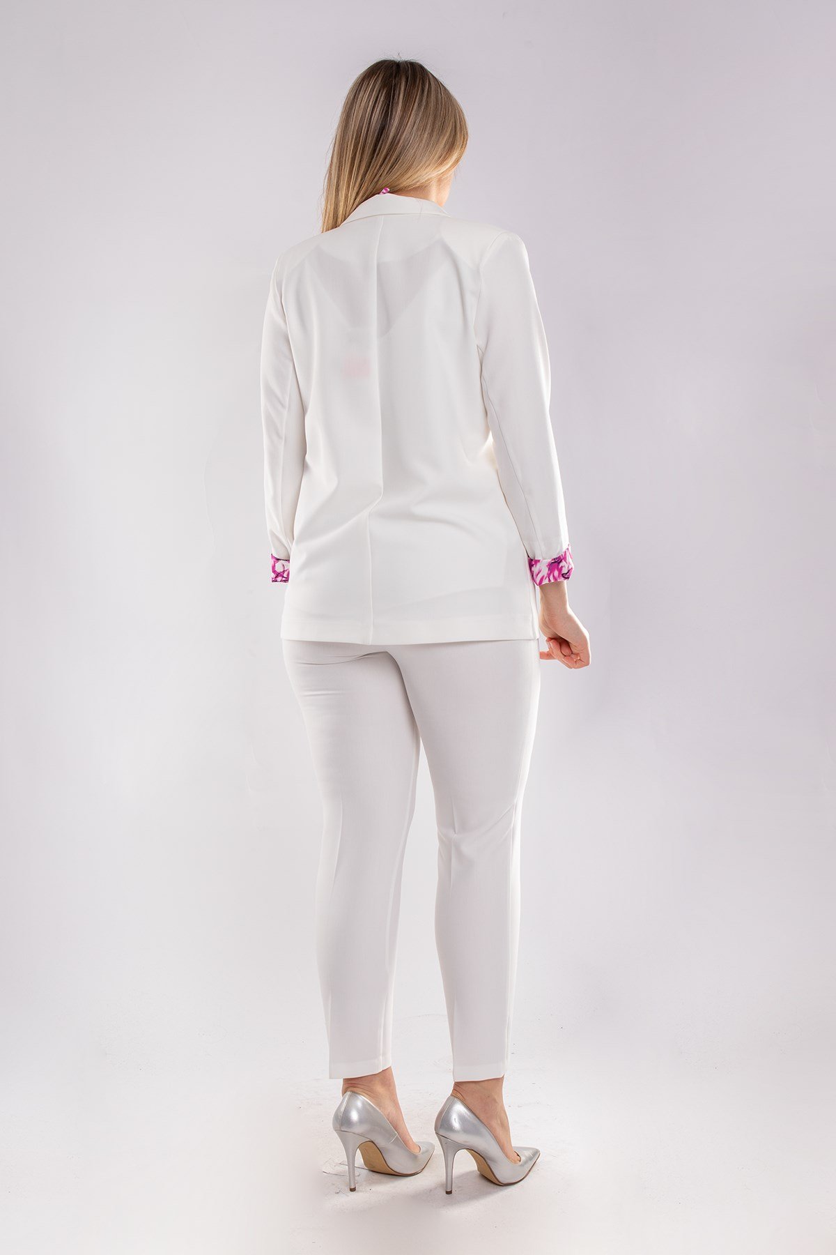 2822 Büyük Beden Fularlı Kadın Pantolon Ceket Takım