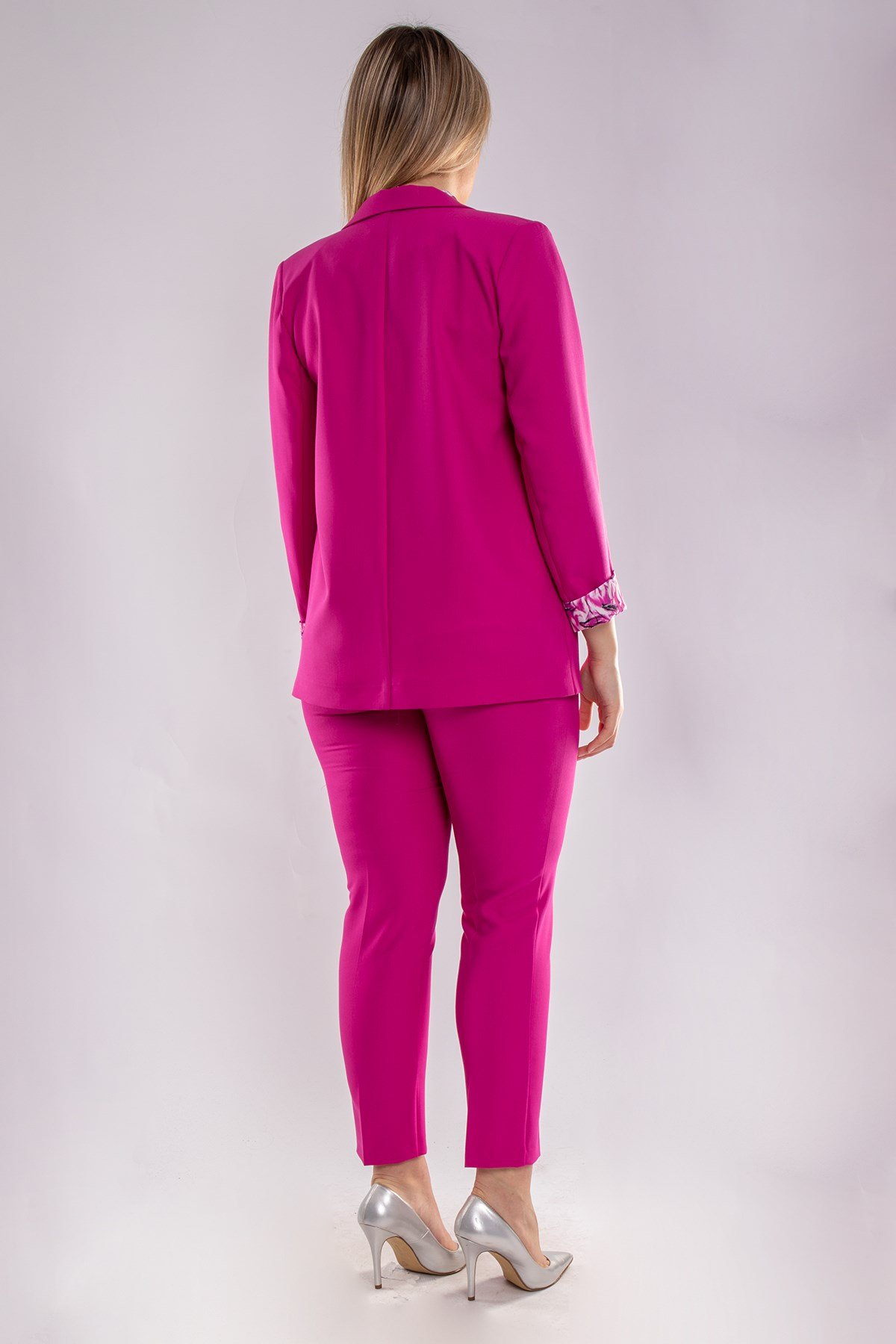 2822 Büyük Beden Fularlı Kadın Pantolon Ceket Takım