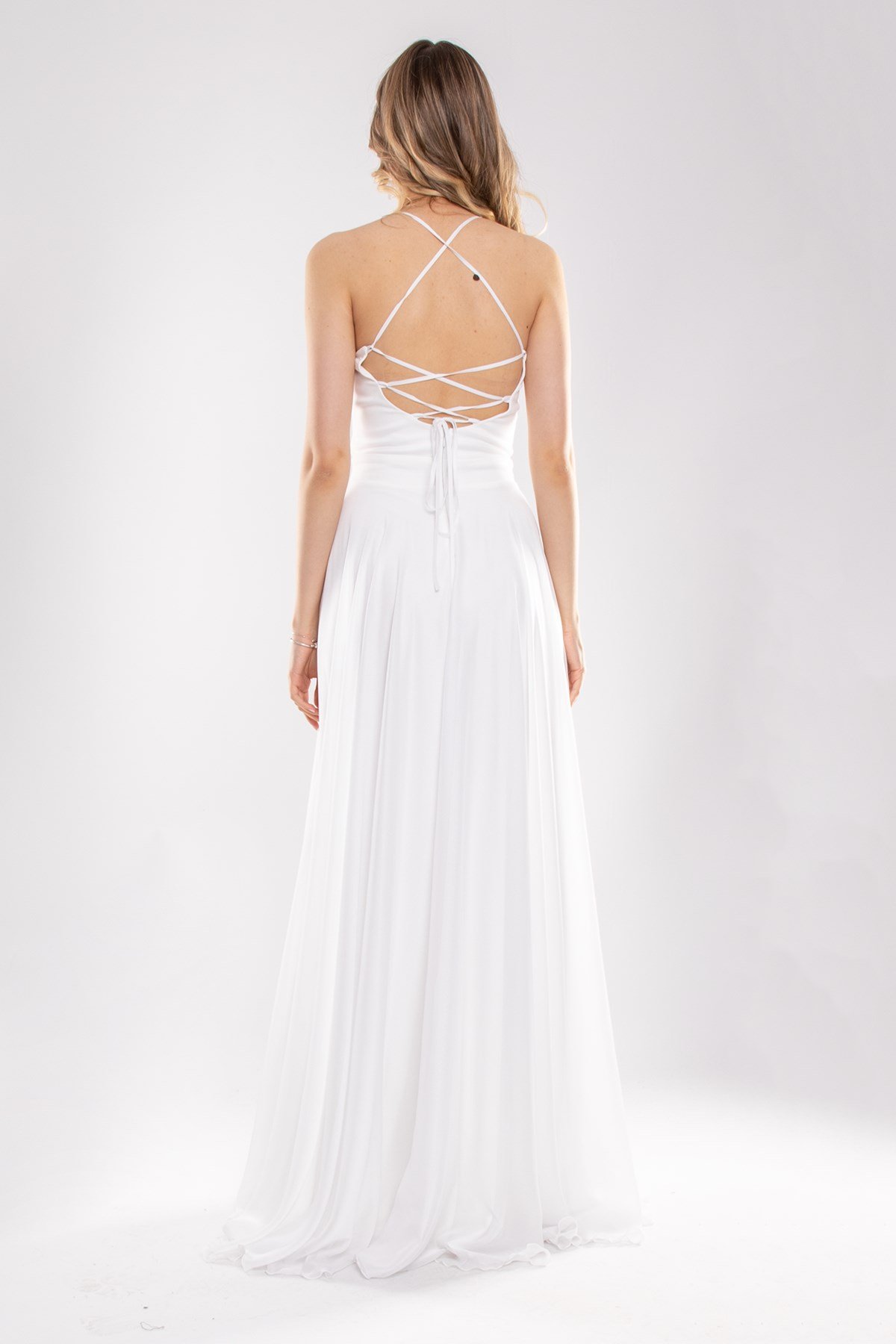 3086 Arkası İpli Yırtmaçlı Kristal Şfon Uzun Elbise