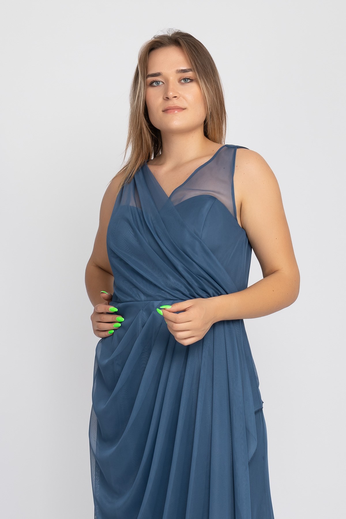 3094 Büyükbeden Eteği Drapeli Uzun Abiye Elbise