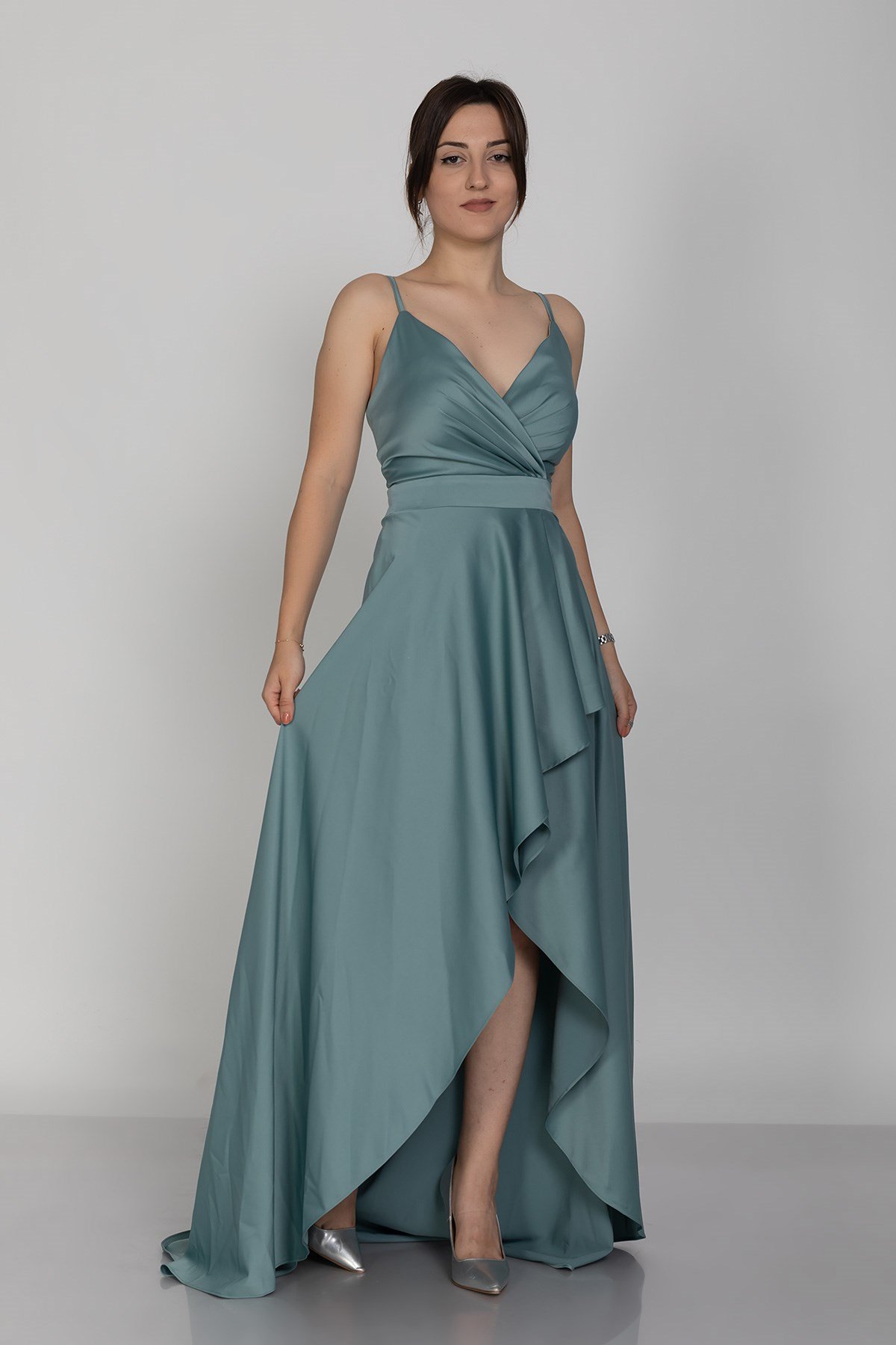 320 Önü Drapeli Asimetrik Kesim İp Askı İpek Saten Uzun Abiye