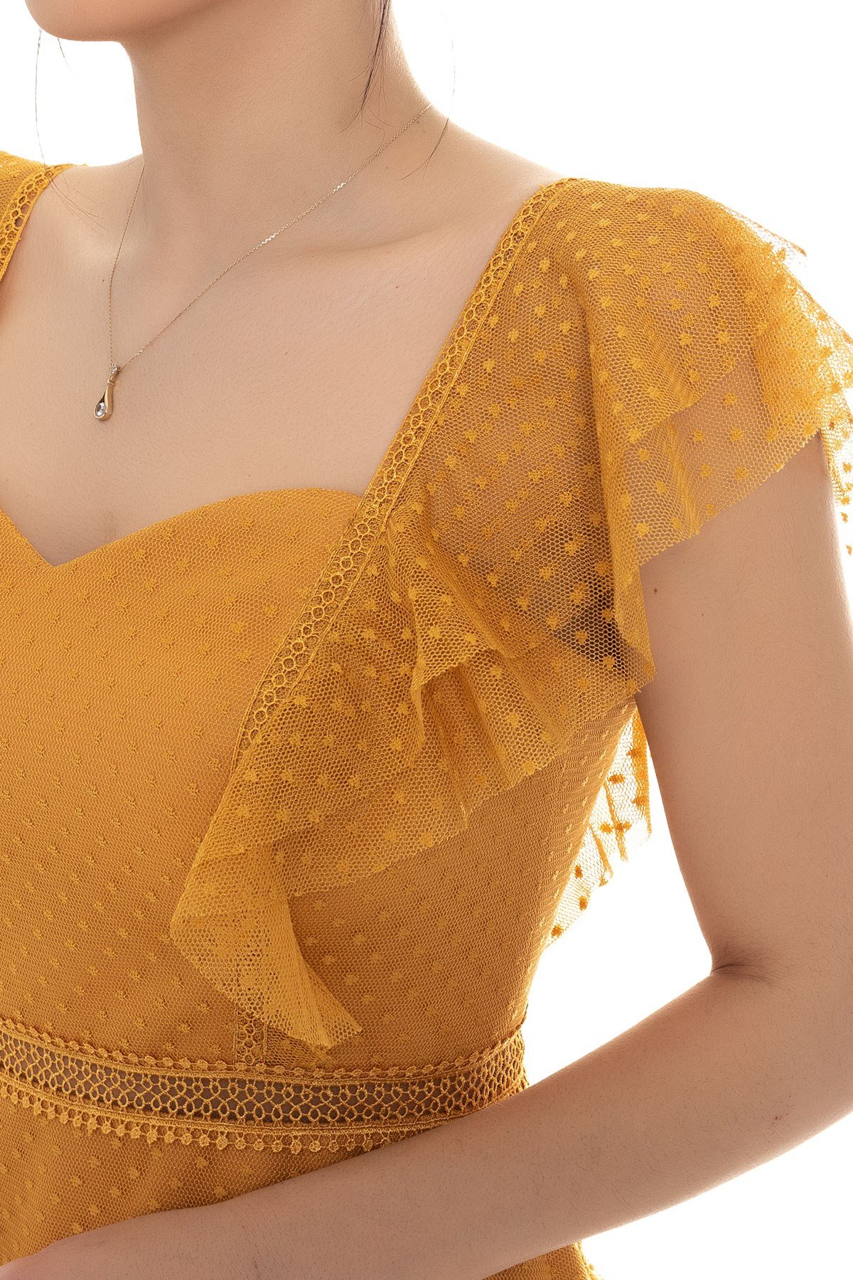 323 BB Öpücük Yaka-Eteği Fırfırlı Kısa Abiye