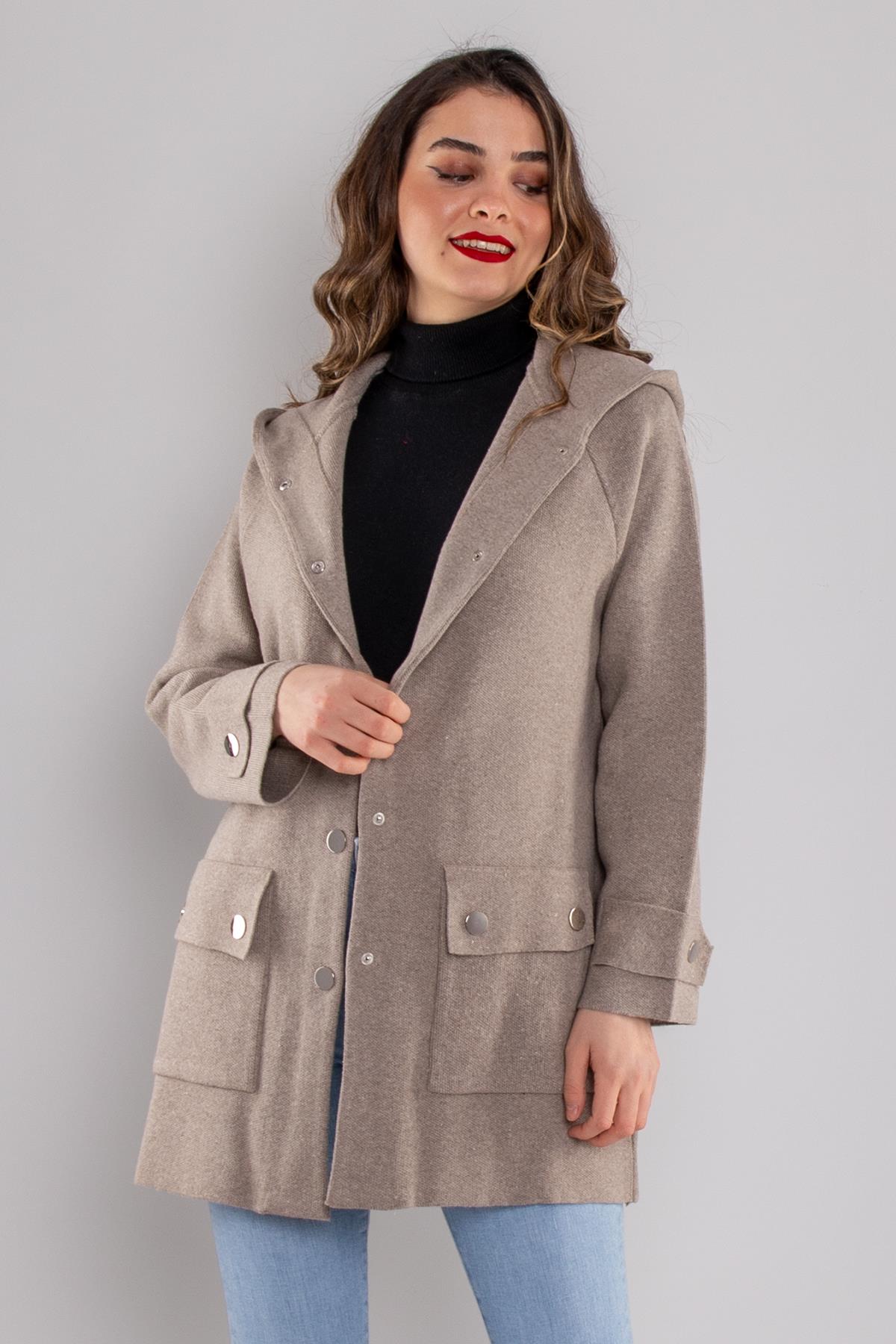 34244 Kapüşonlu Cepli Gold Düğme Yünlü Kadın Triko Ceket