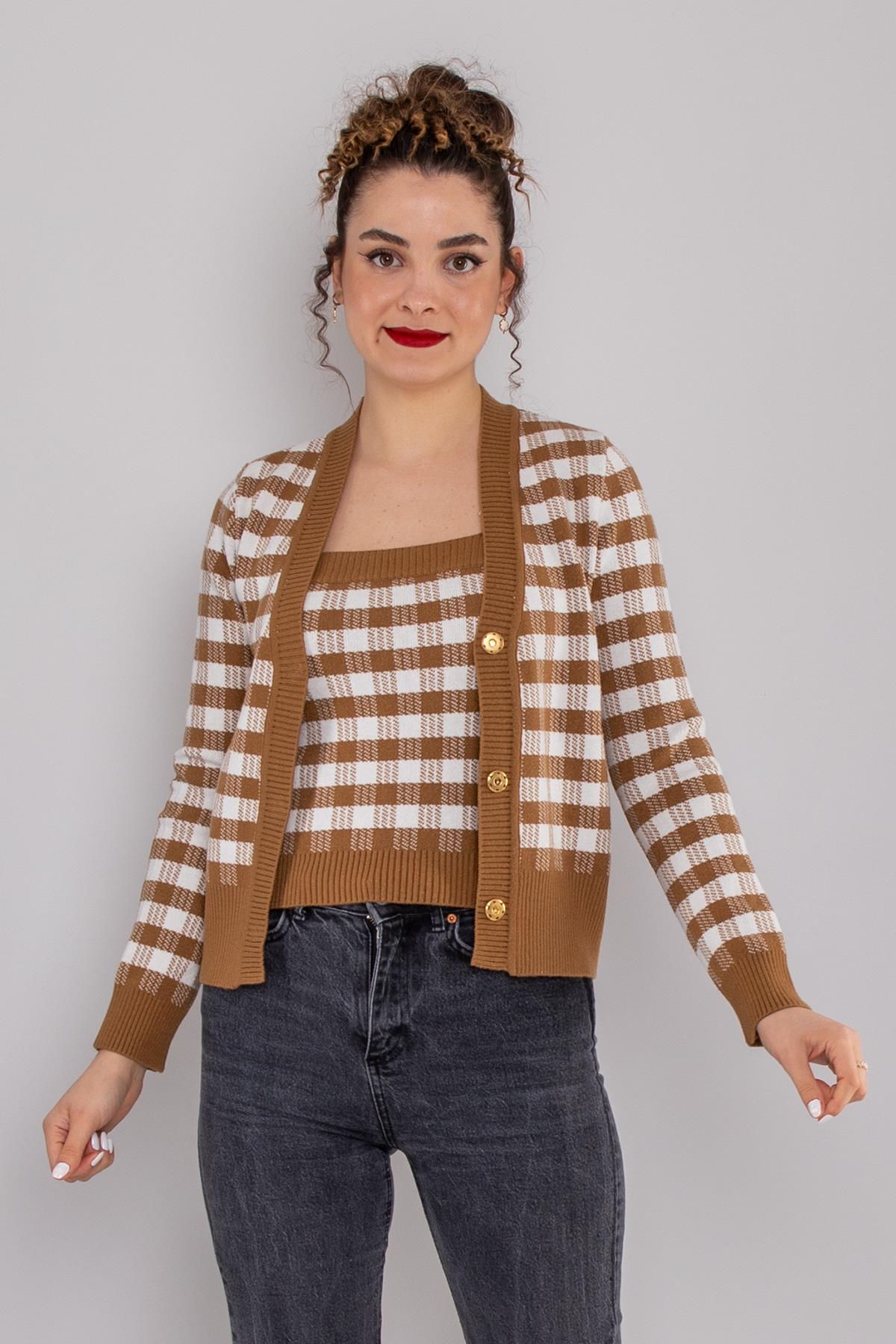 34447 Kare Desen Bluz Hırka Triko Takım