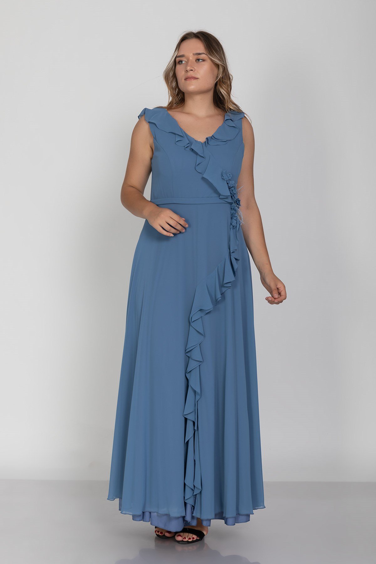 3507 Büyük Beden Fırfırlı Ön Arka Vyaka Çiçek Detaylı Krep Şifon Uzun Elbise