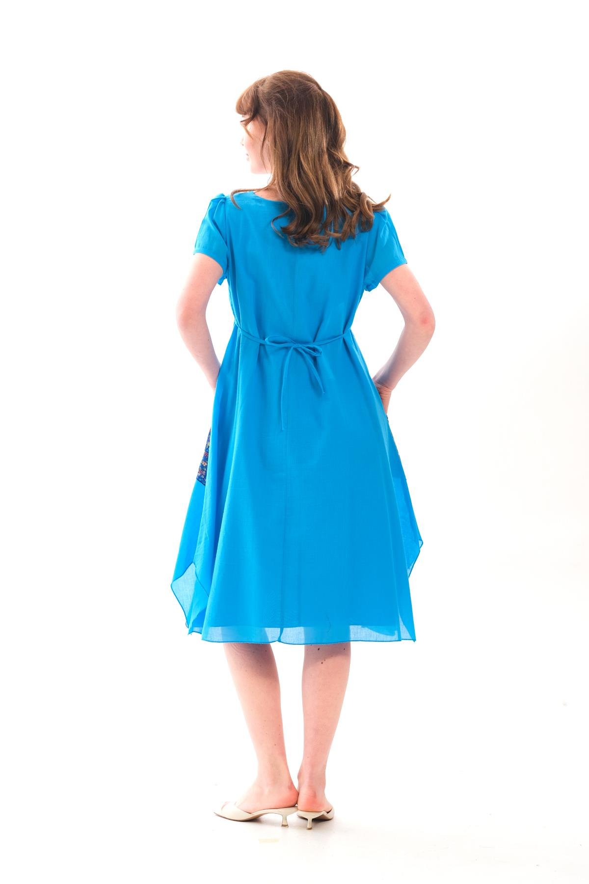 3705 Etek Ucu Asitmetrik Detay Kısa Kol Otantik Pamuk Elbise