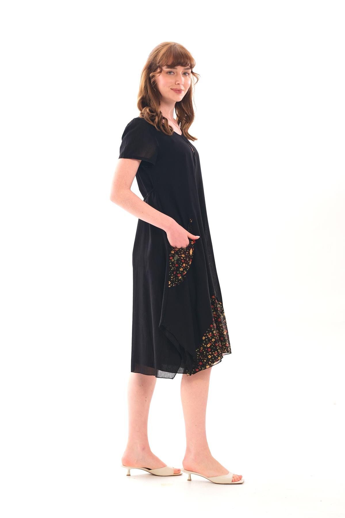 3705 Etek Ucu Asitmetrik Detay Kısa Kol Otantik Pamuk Elbise