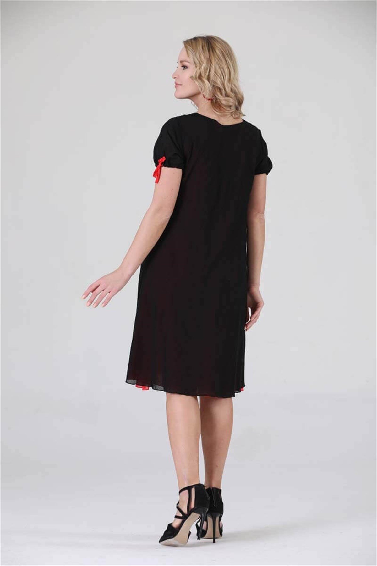 3831 BB Yaka ve Eteği Kanaviçe İşli İpli Pamuk Otantik Elbise