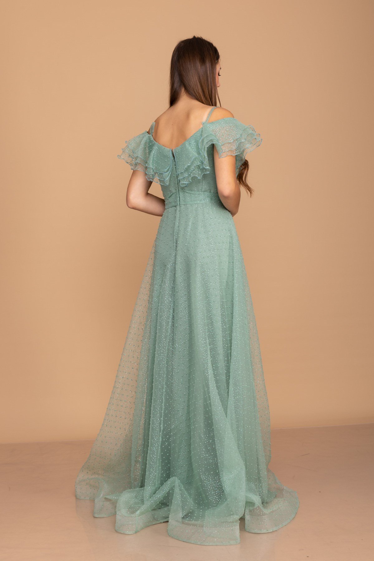 384 KB Yırtmaçlı İspanyol Yaka Simli Puntolu Uzun Tül Elbise