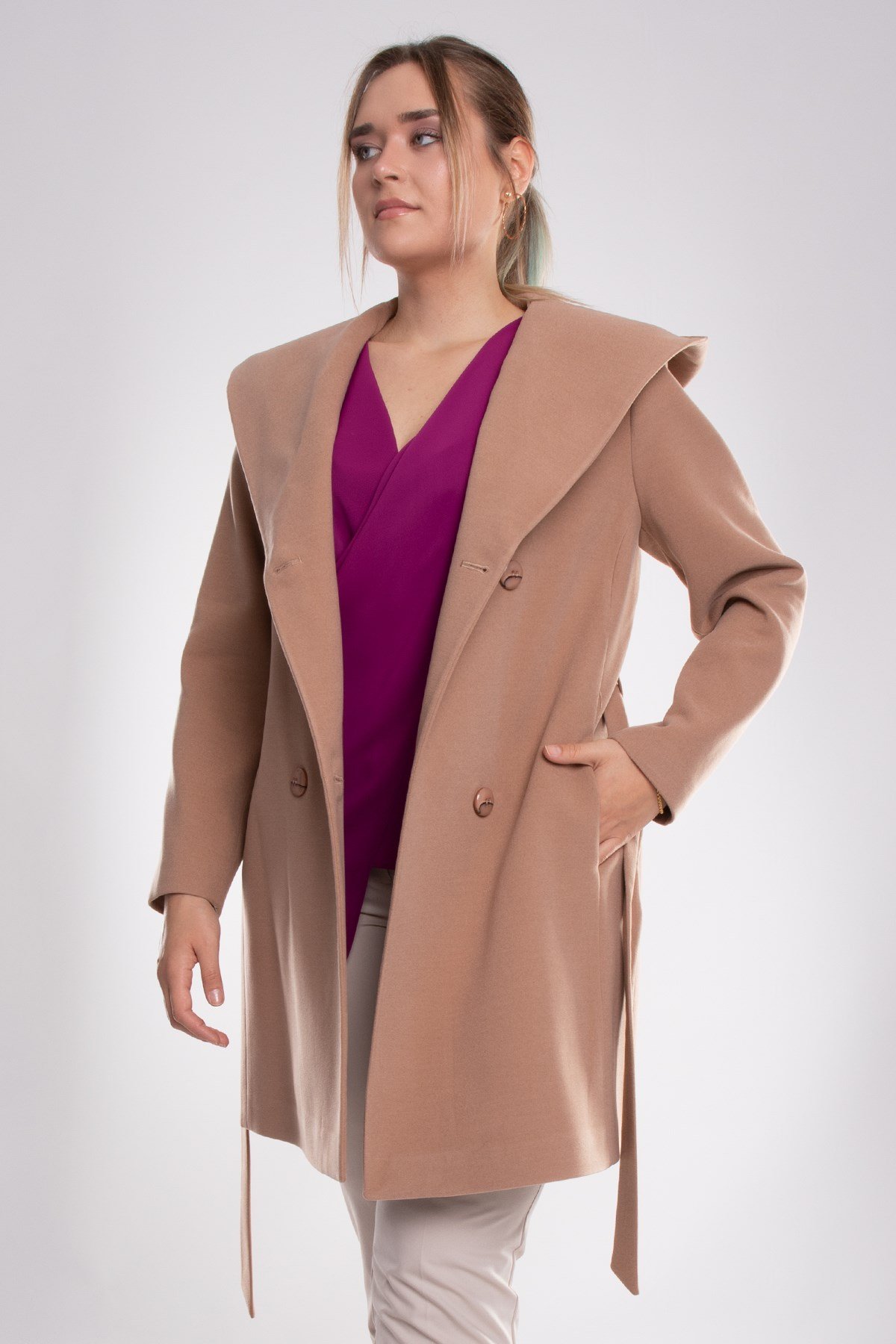 3844 P.M. Şalyaka Kapüşonlu Kuşaklı Midiboy Kadın Kaşe Kaban