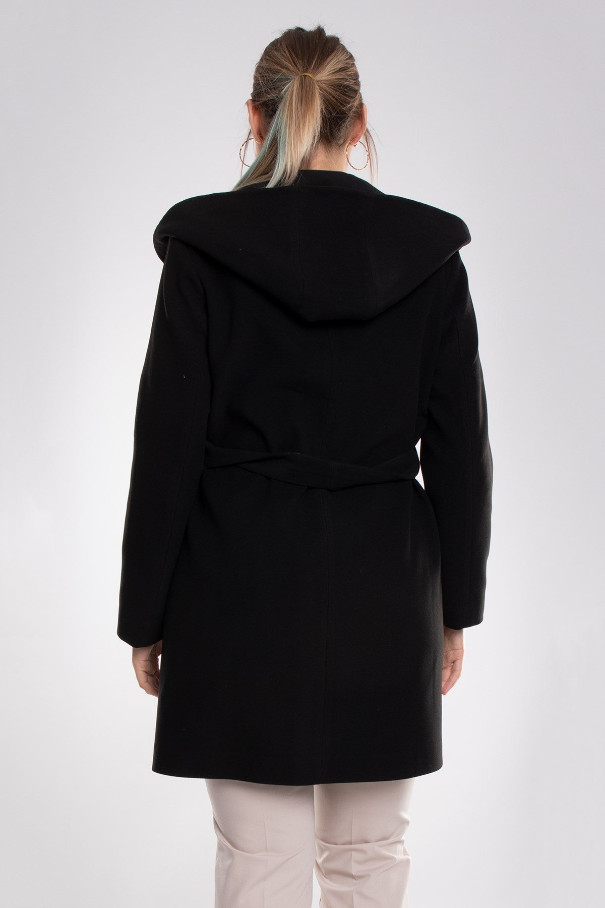 3844 P.M. Şalyaka Kapüşonlu Kuşaklı Midiboy Kadın Kaşe Kaban