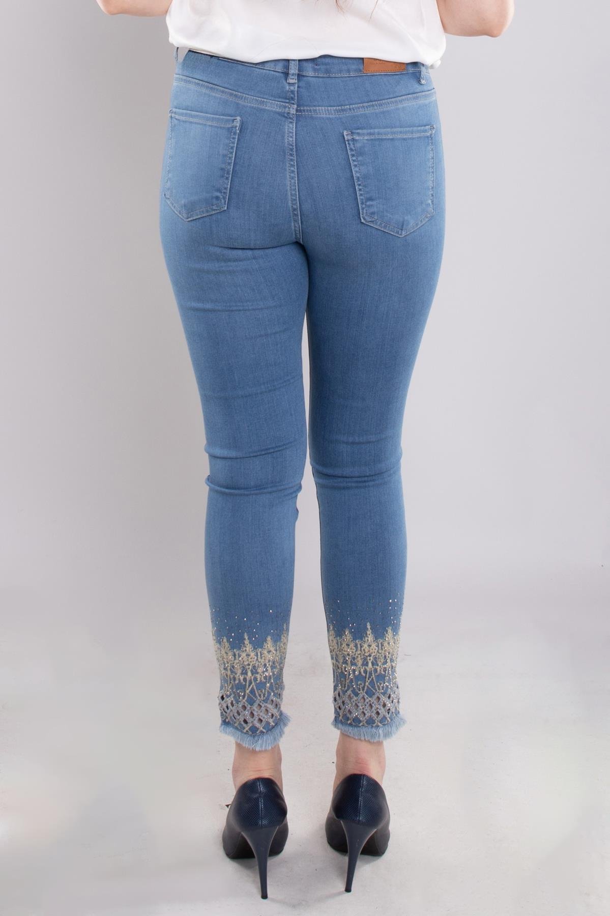 386 Büyük Beden Linda Paça Püskül Nakışlı Kadın Kot Pantolon