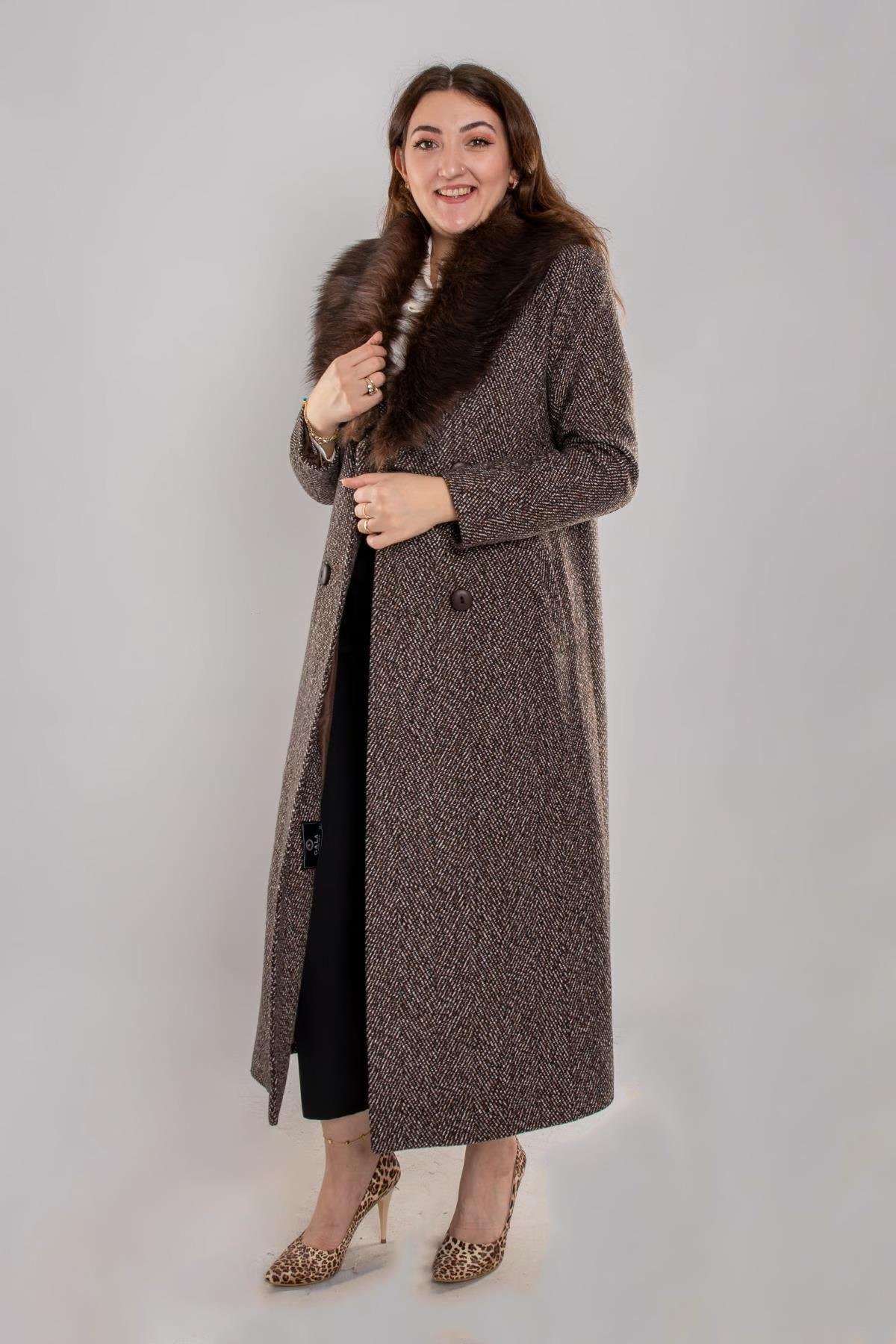 3937 Büyük Beden Oscar Kırçıllı Kruvaze Yaka Kürklü Uzun Kaşe Pardesü