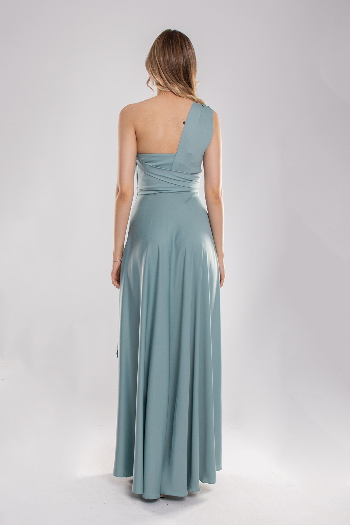 4041 Beli Drape Tek Omuz Eteği Kapaklı İipek Saten Uzun Abiye