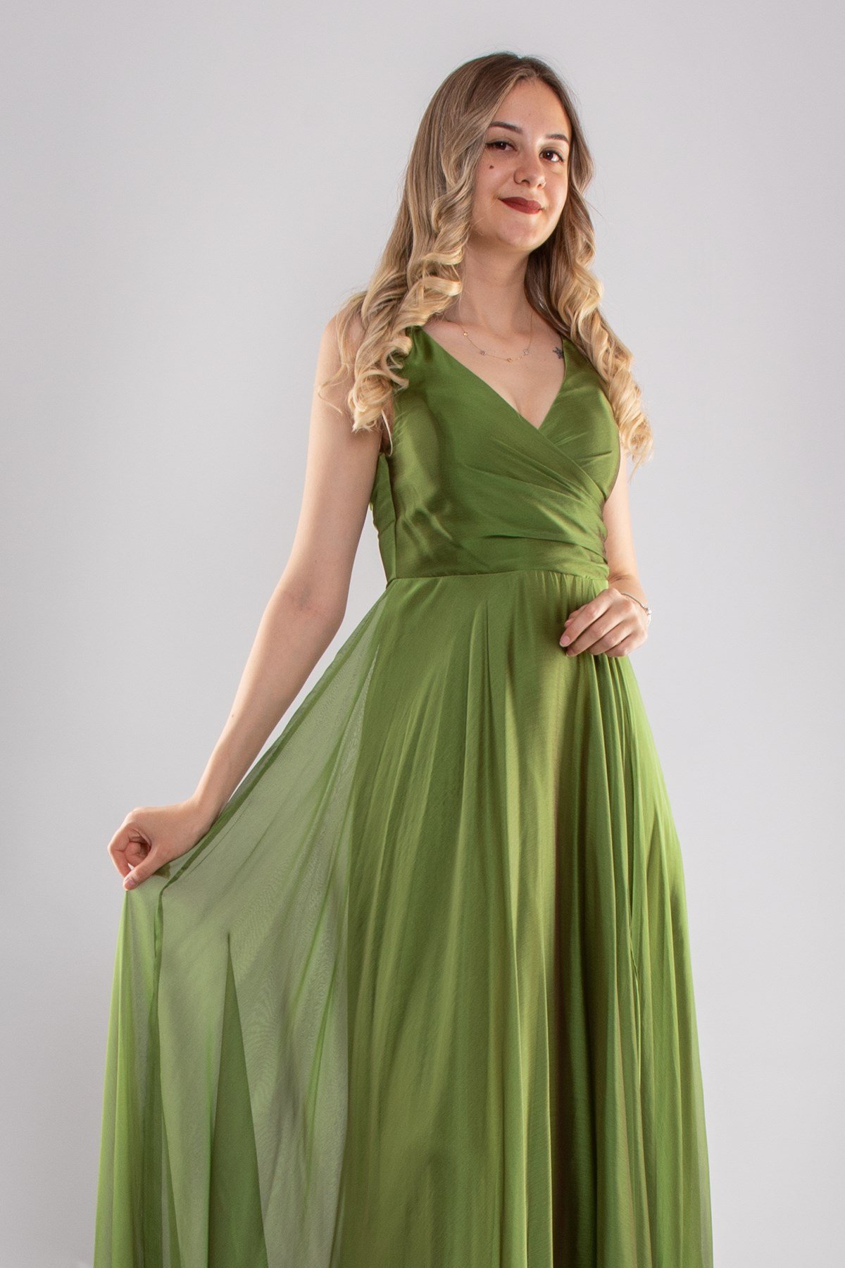 4055 Kristal Şifon Drapeli Uzun Abiye Elbise