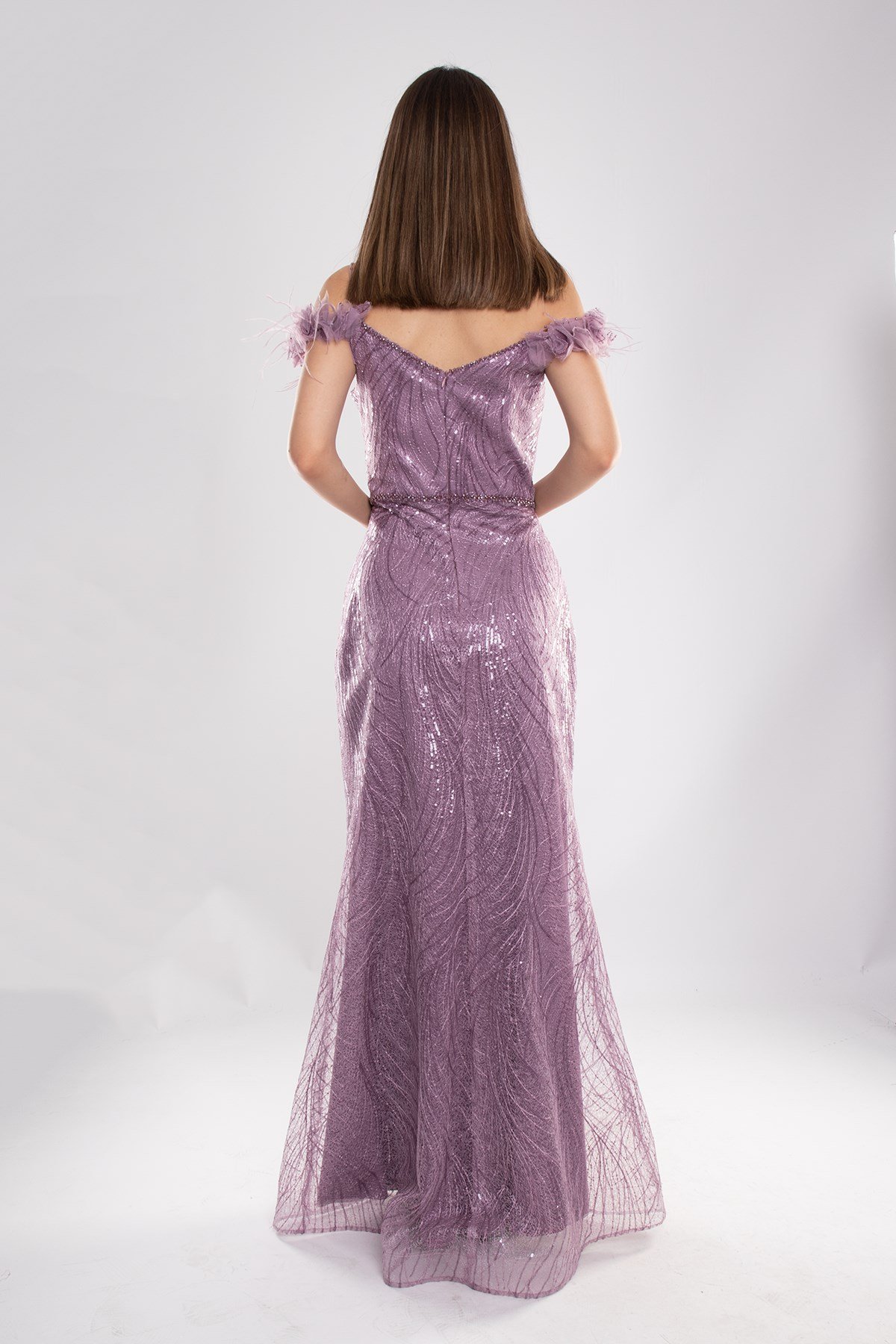 413 Suyolu Payet Nakışlı Yırtmaçlı Omuz Detay Boncuklu Nişanlık