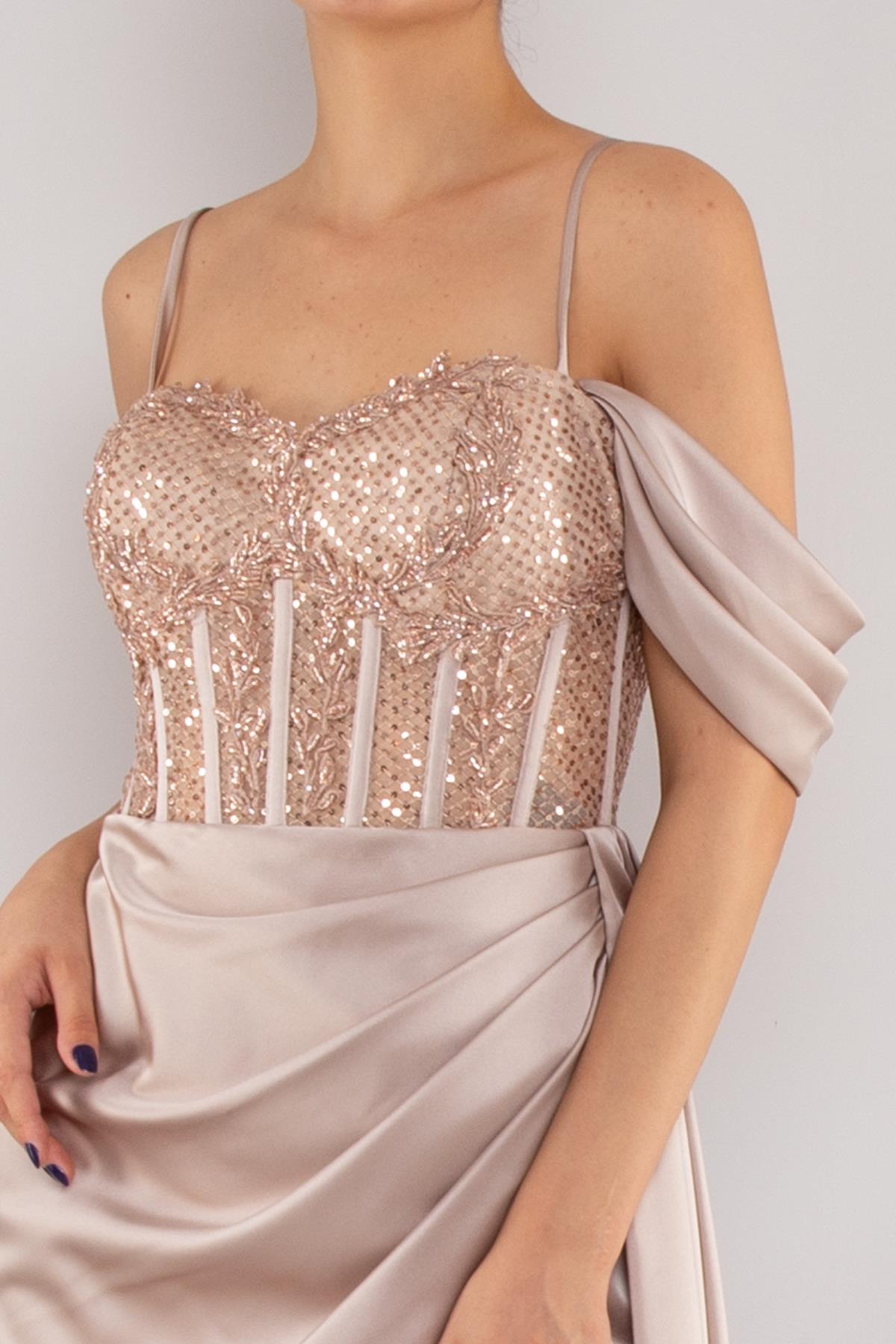 437 Göğüs Dantel İncili Yırtmaçlı Uzun Saten Elbise