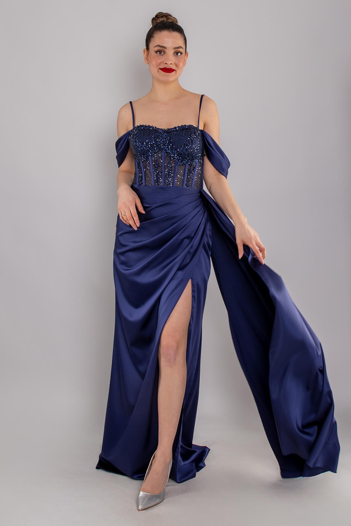 437 Göğüs Dantel İncili Yırtmaçlı Uzun Saten Elbise