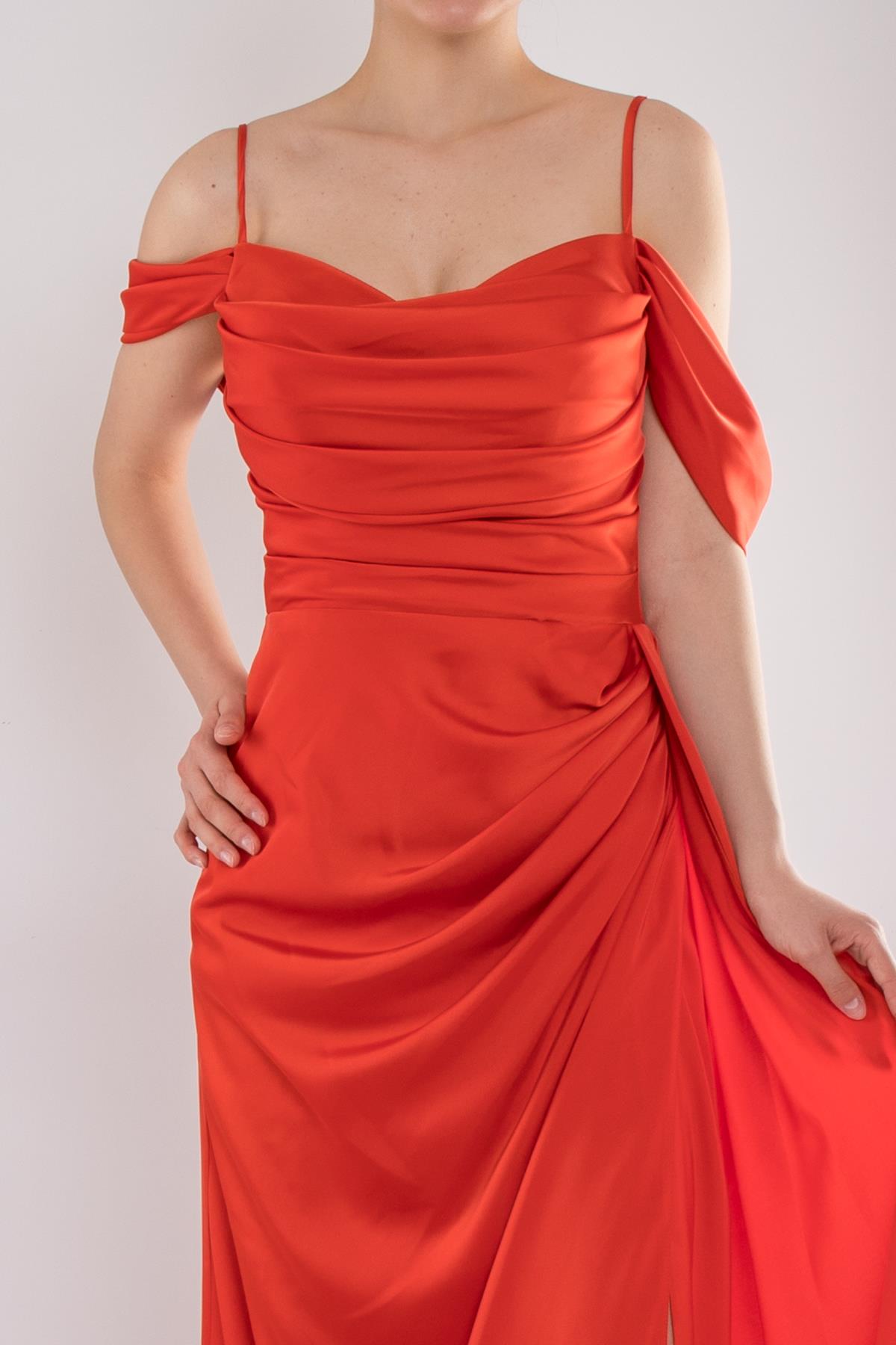 449 İp Askılı Şalyaka Kuyruklu Uzun Saten Elbise