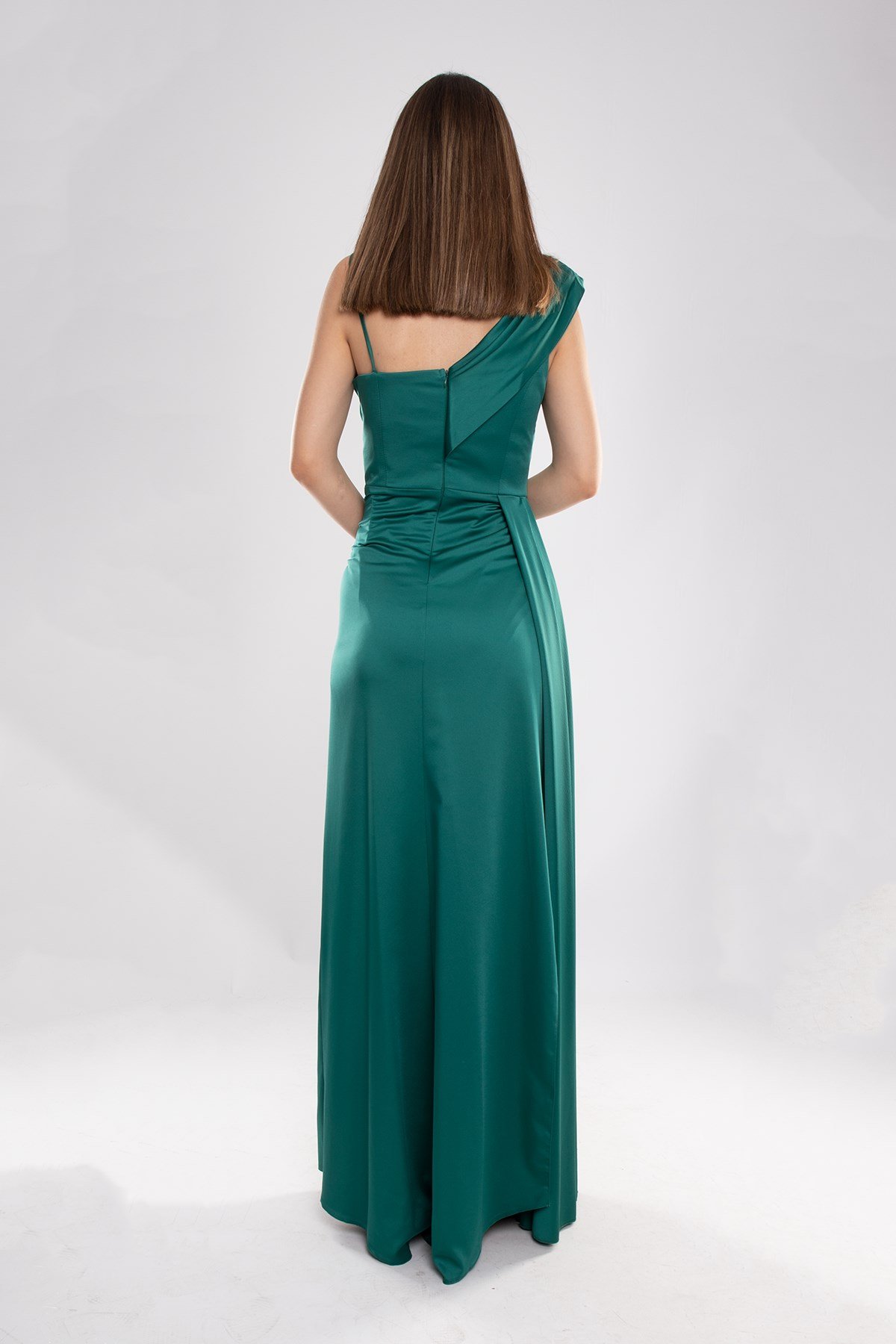 454 Beli Drape Şal Yaka Tek Omuz YanıKuyruklu Uzun Saten Elbise