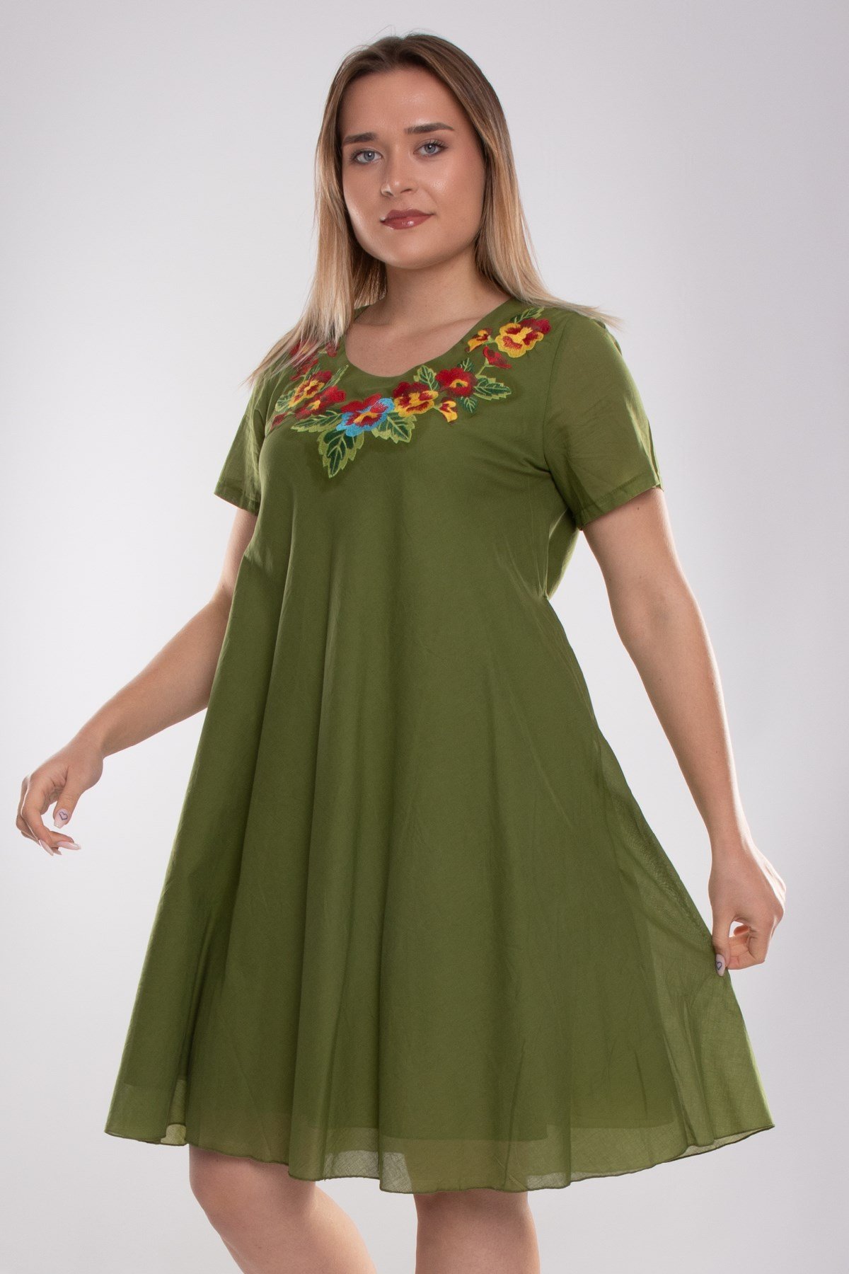 4614 Yaka Çiçek Nakışlı Beli İpli KısaKol Pamuk Otantik Elbise