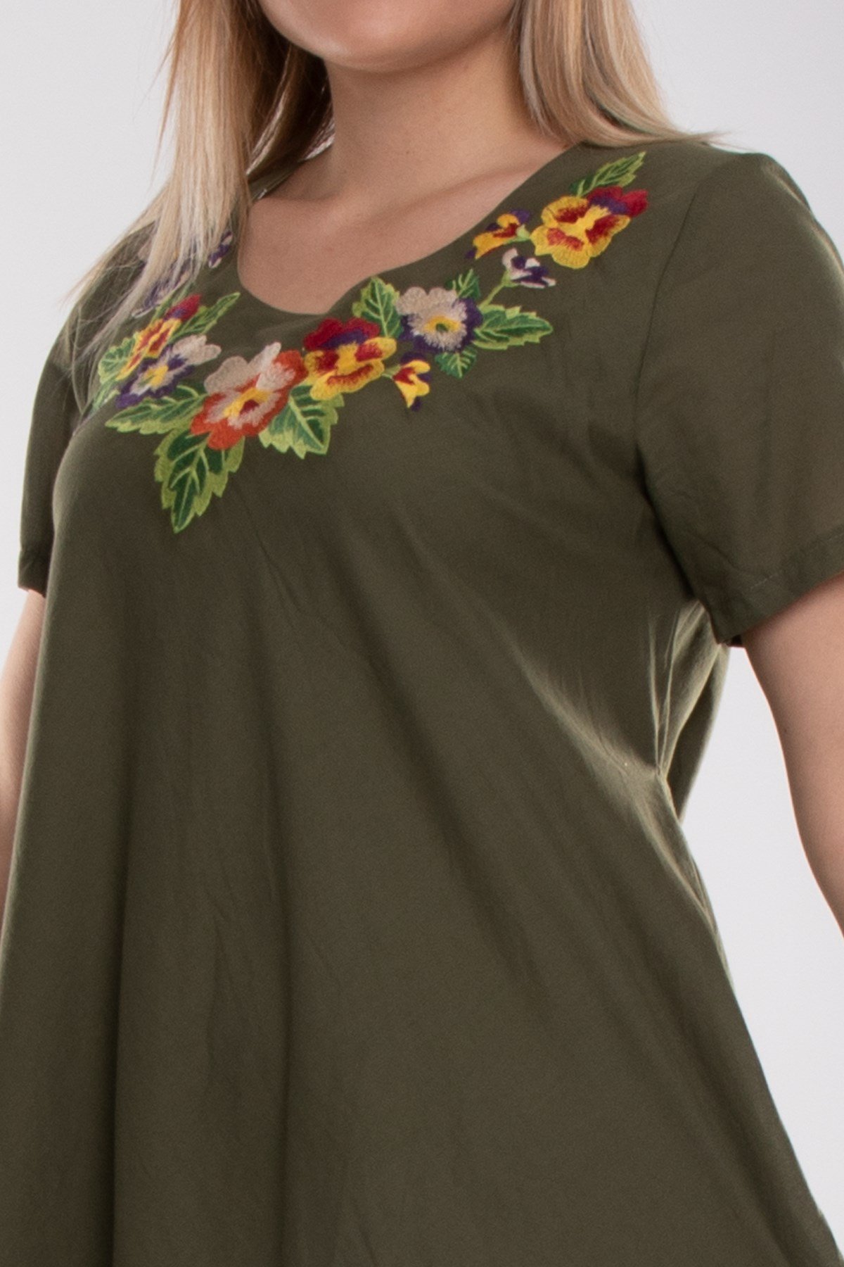 4614 Yaka Çiçek Nakışlı Beli İpli KısaKol Pamuk Otantik Elbise