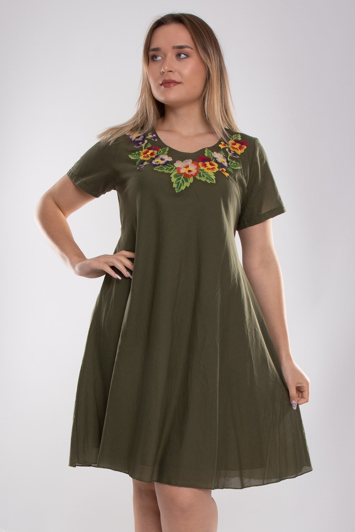 4614 Yaka Çiçek Nakışlı Beli İpli KısaKol Pamuk Otantik Elbise