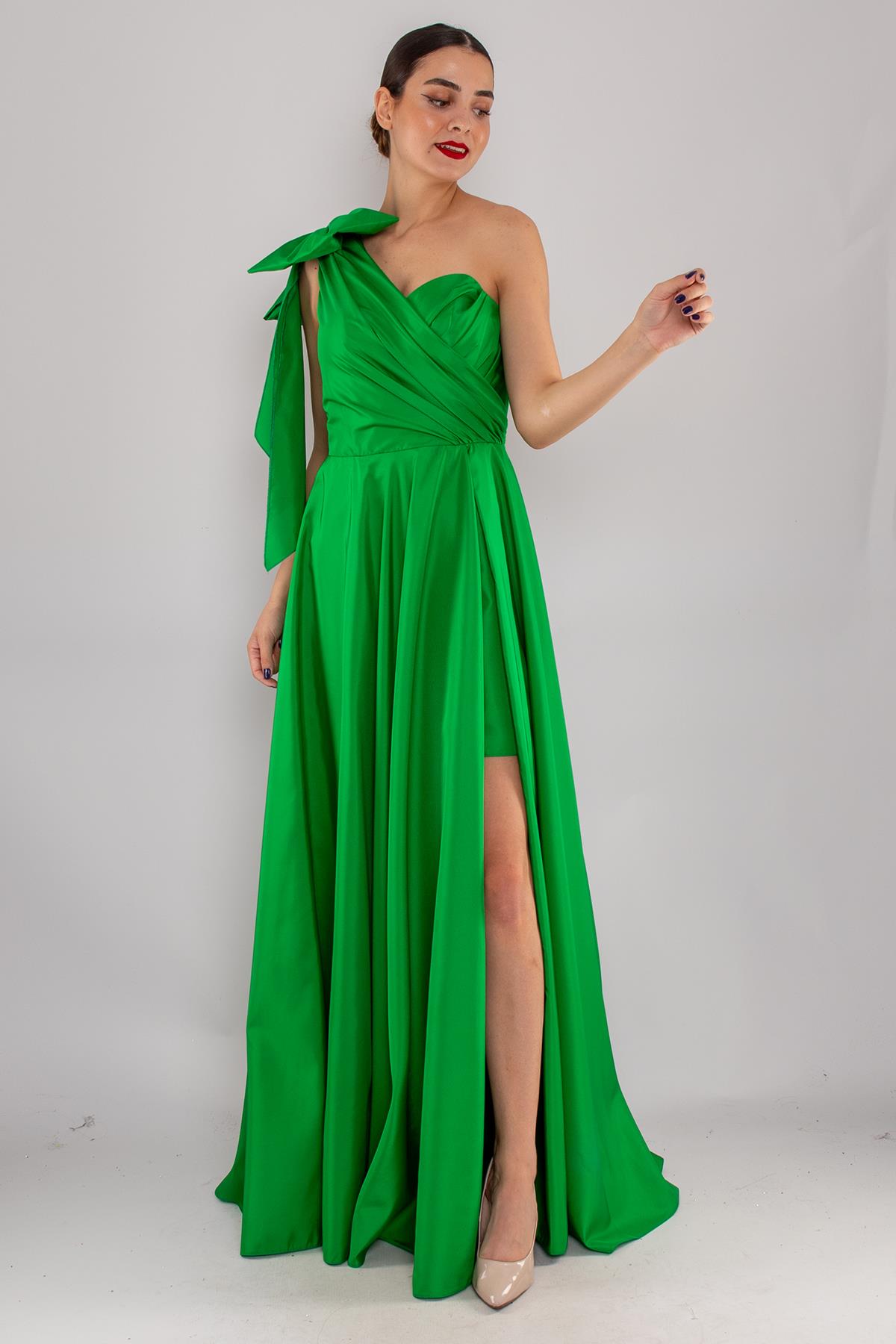 477 Tek Omuz Kloş Etek Tafta Uzun Abiye