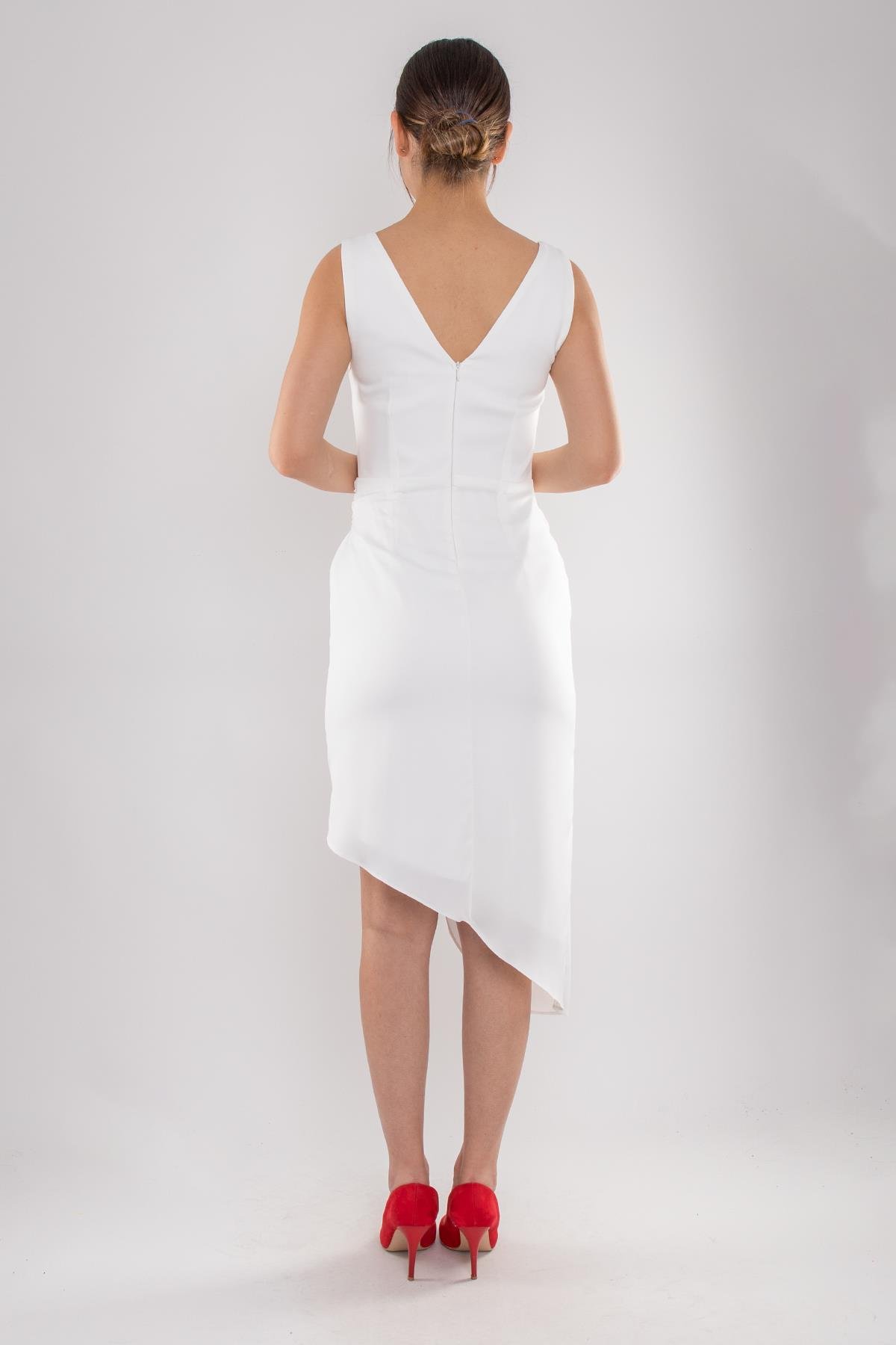 5015 Yanı Taşlı Degaje Yaka Kısa Elbise