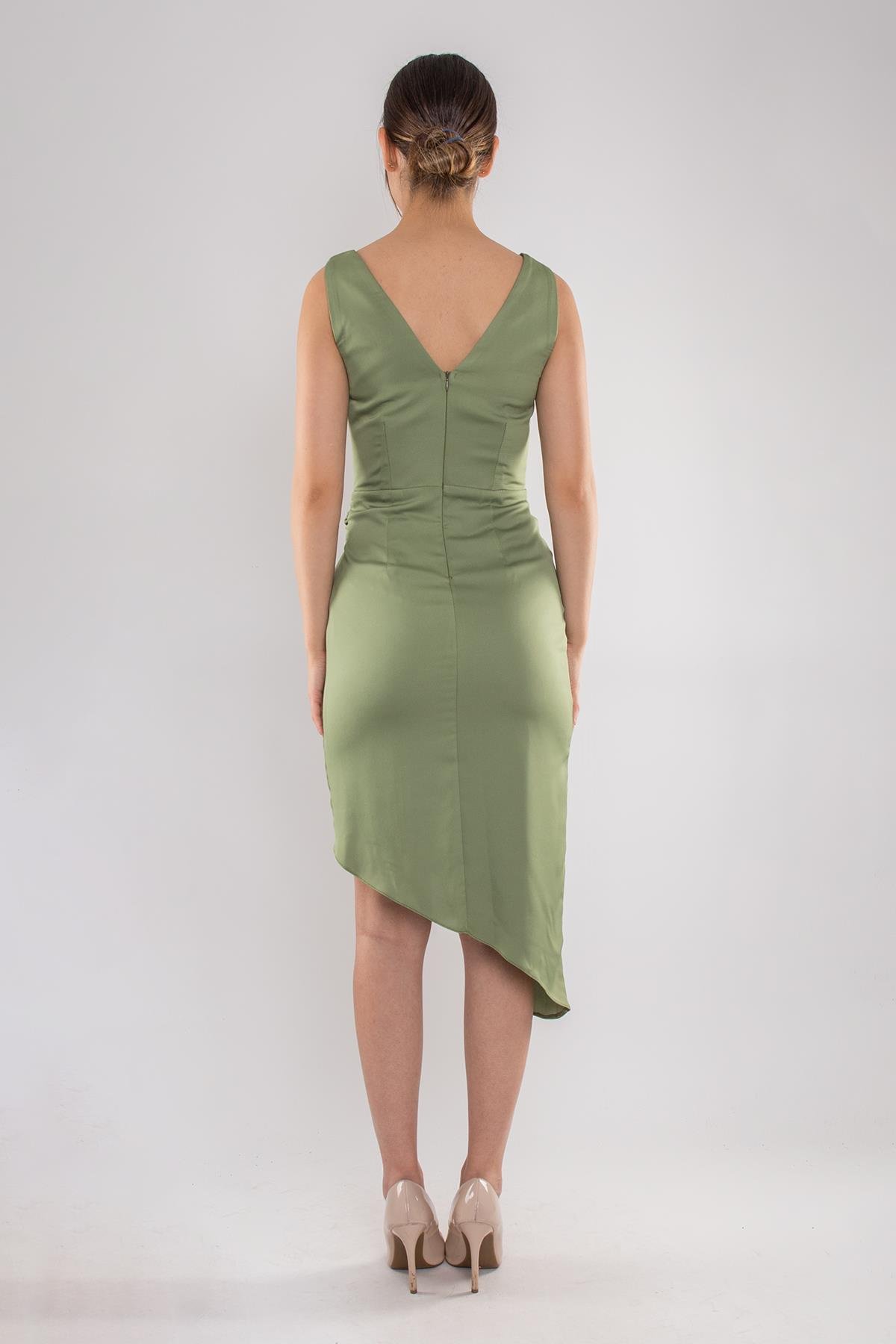 5015 Yanı Taşlı Degaje Yaka Kısa Elbise