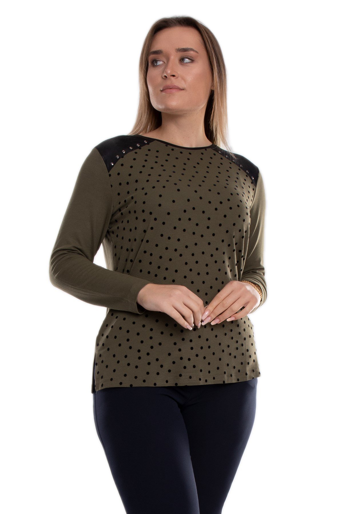 5037 Büyük Beden Omuz Deri ve Zımbalı Kadife Puantiyeli Viscon Kadın Bluz