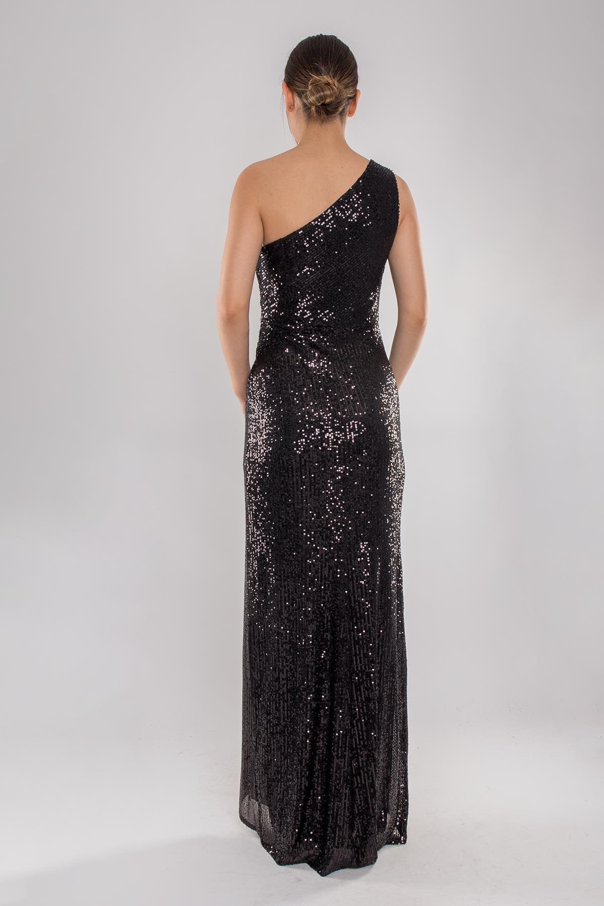 5037 Tek Omuz Drapeli Pulpayet Uzun Elbise