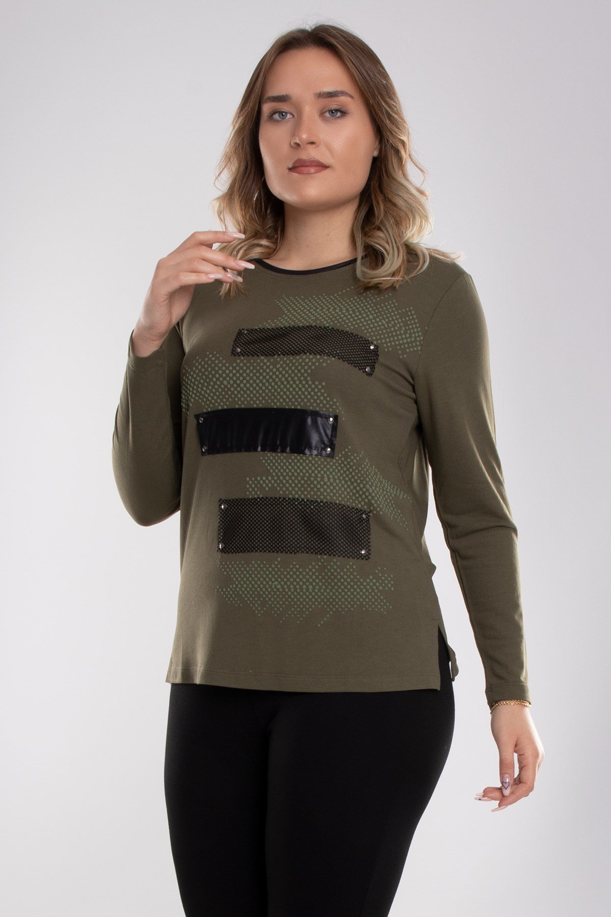 5042 Büyük Beden Zigzag File Detay Derili Viscon Kadın Bluz