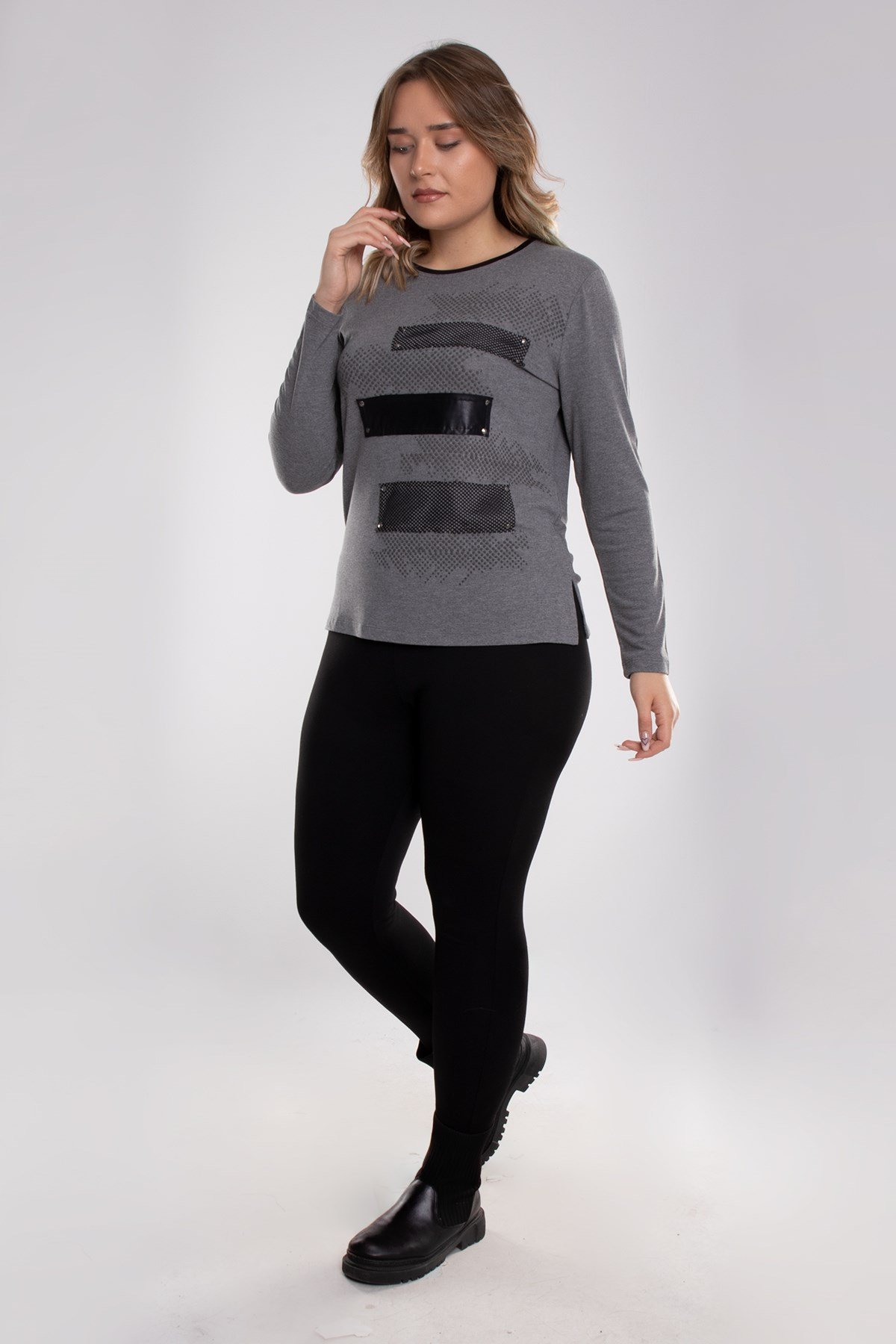 5042 Büyük Beden Zigzag File Detay Derili Viscon Kadın Bluz