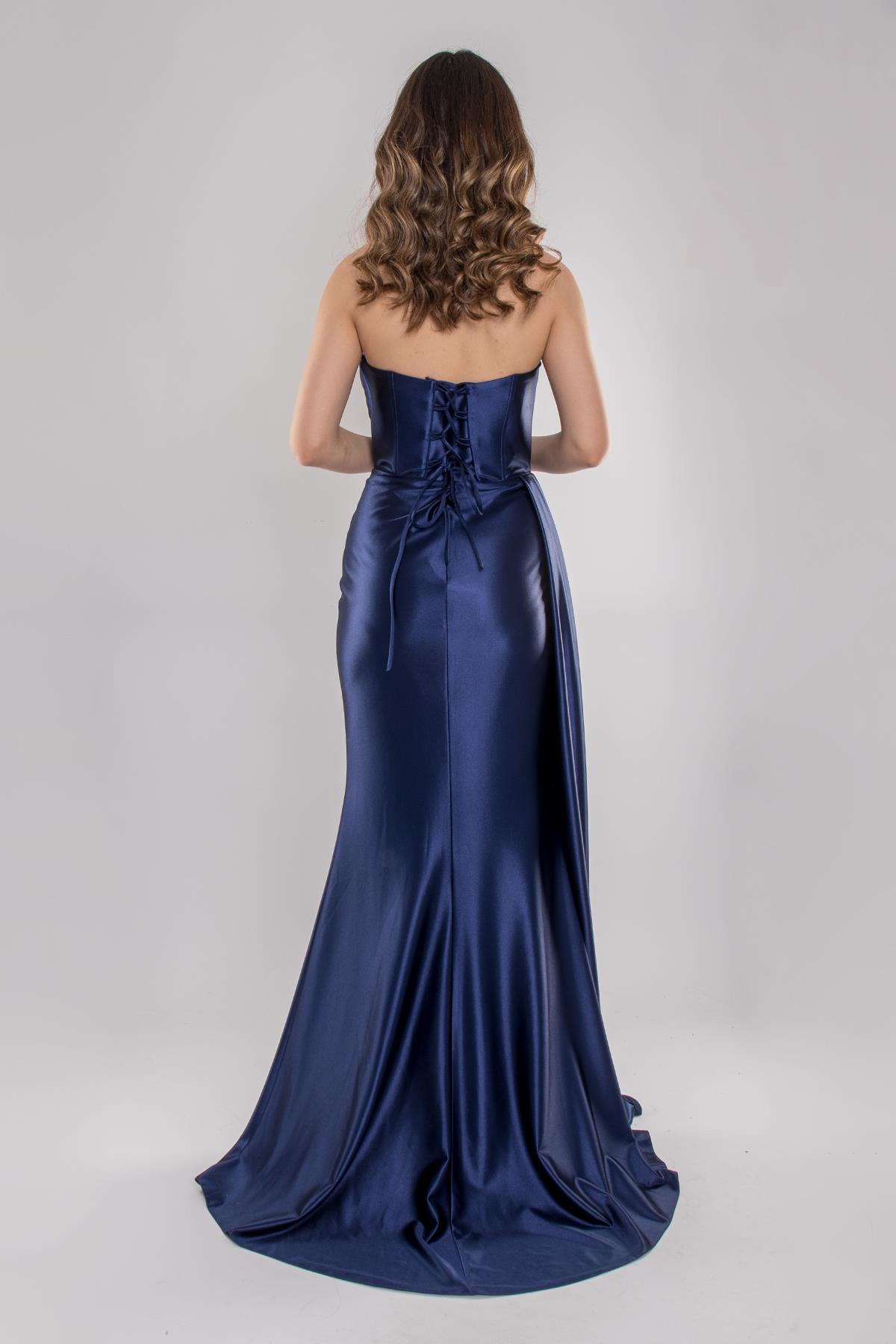 5046 Straplez Drapeli Kuyruklu Örme Saten Elbise