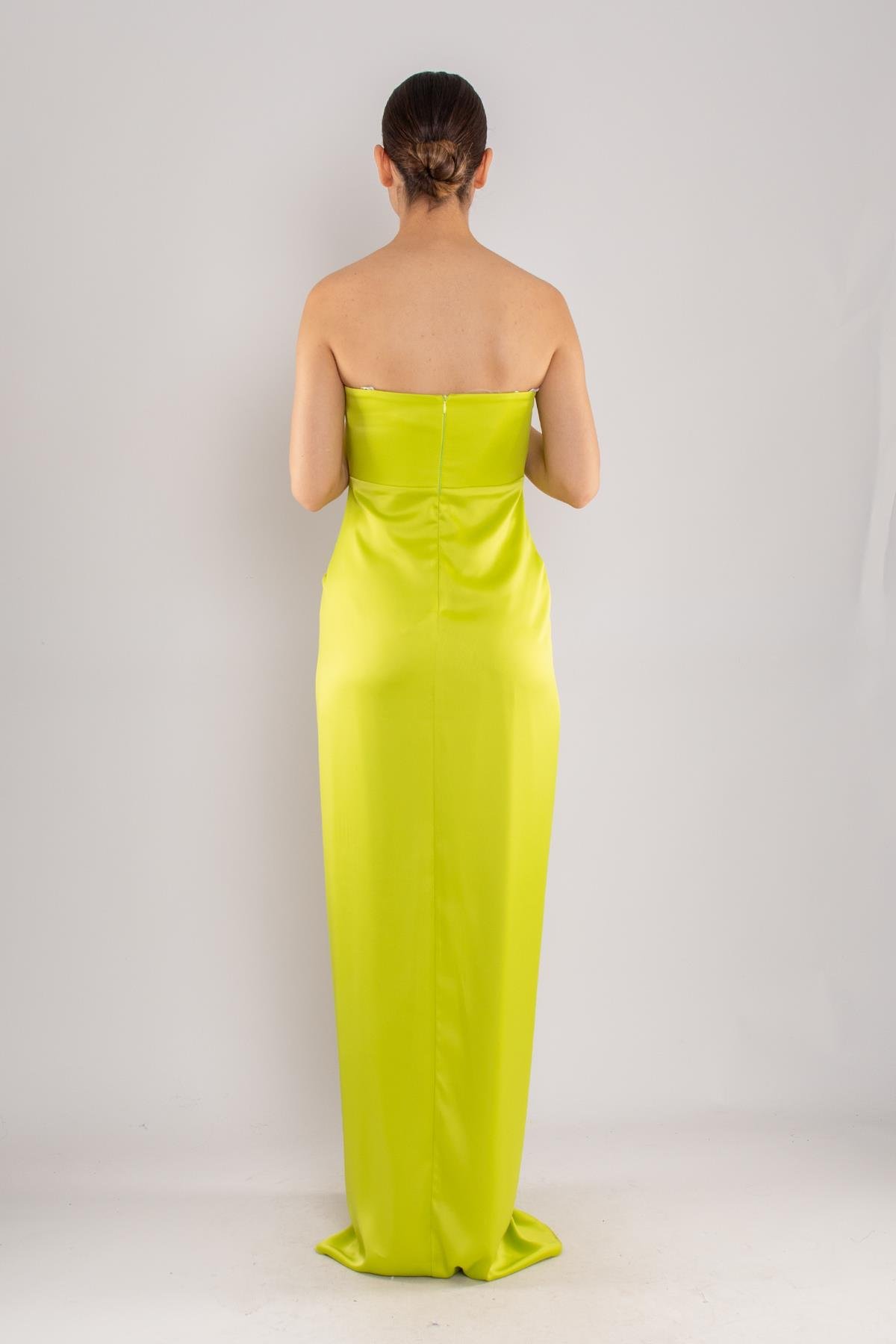 5062 Straplez Göğüs Balen Önü Büzgülü Uzun Saten Elbise