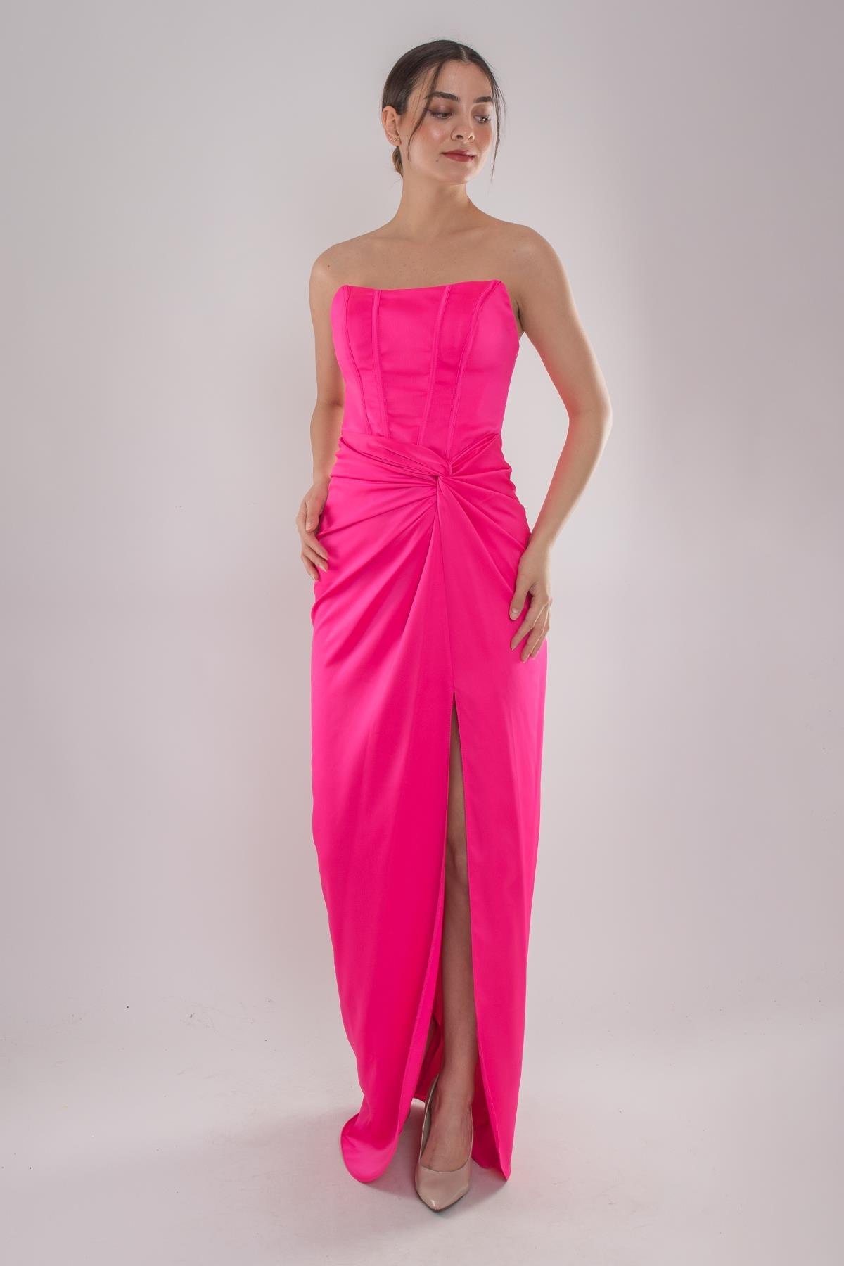 5062 Straplez Göğüs Balen Önü Büzgülü Uzun Saten Elbise