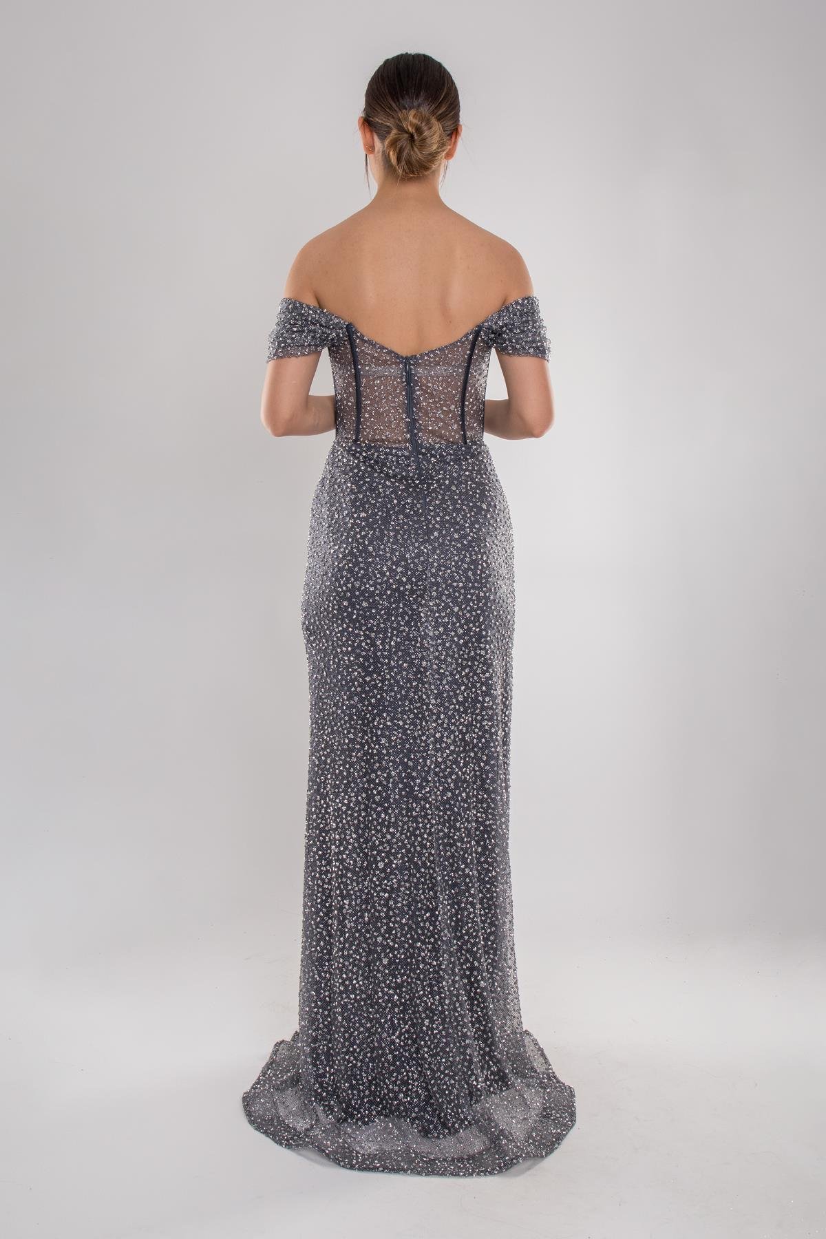 5063 Göğüs Balenli Yırtmaçlı Taşlı Uzun Elbise