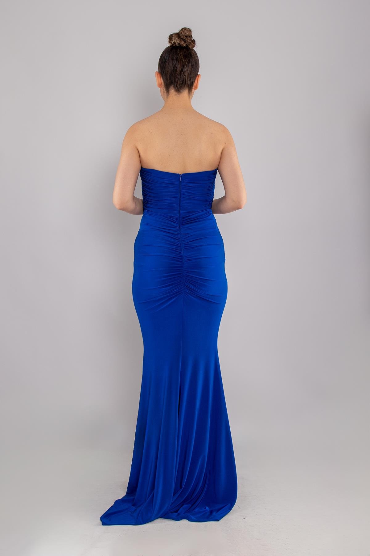 5064 Straplez Gögüs Dikyaka Önü Büzgülü Kristal Buzi Uzun Elbise