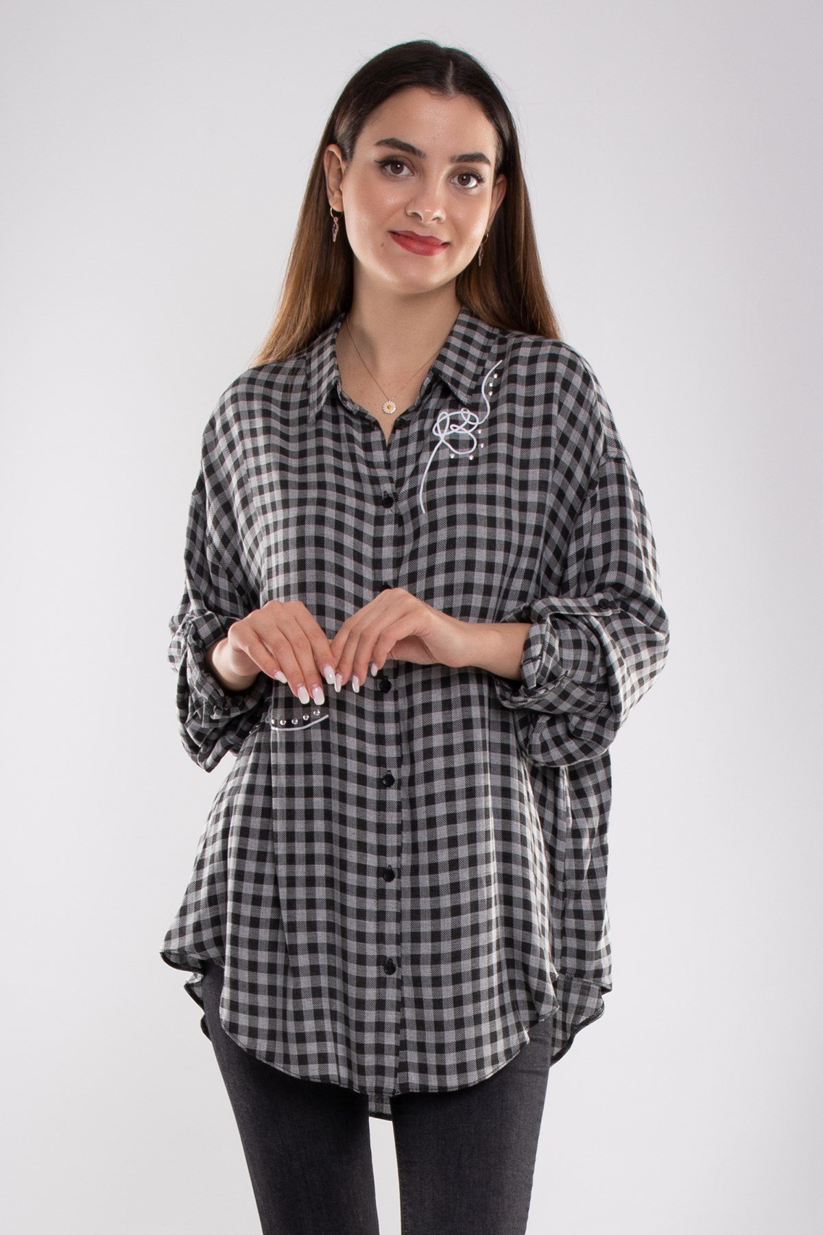 50649 Düğmeli Taş Detay Kareli Kadın Gömlek