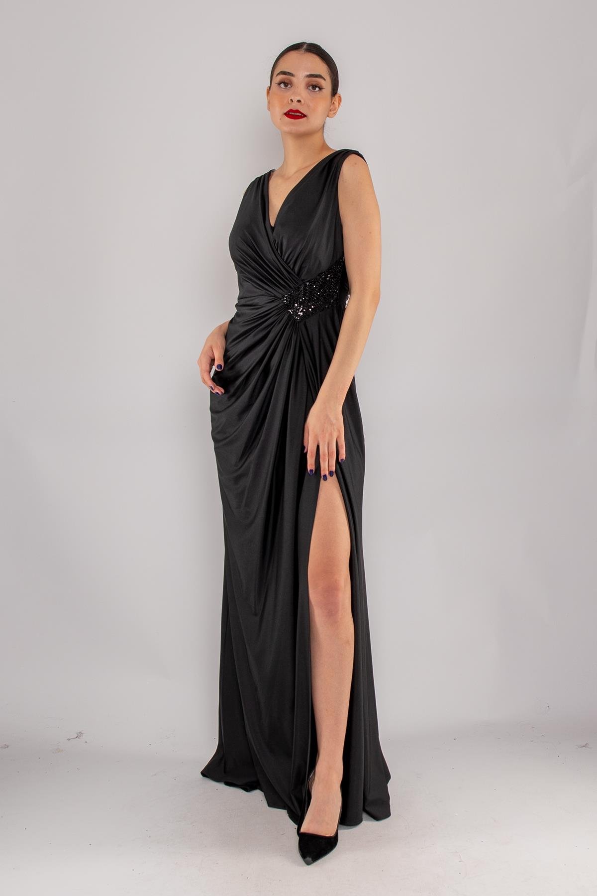 510 Kruvaze Yaka Beli Drape Boncuklu Kristal Buzi Uzun Elbise