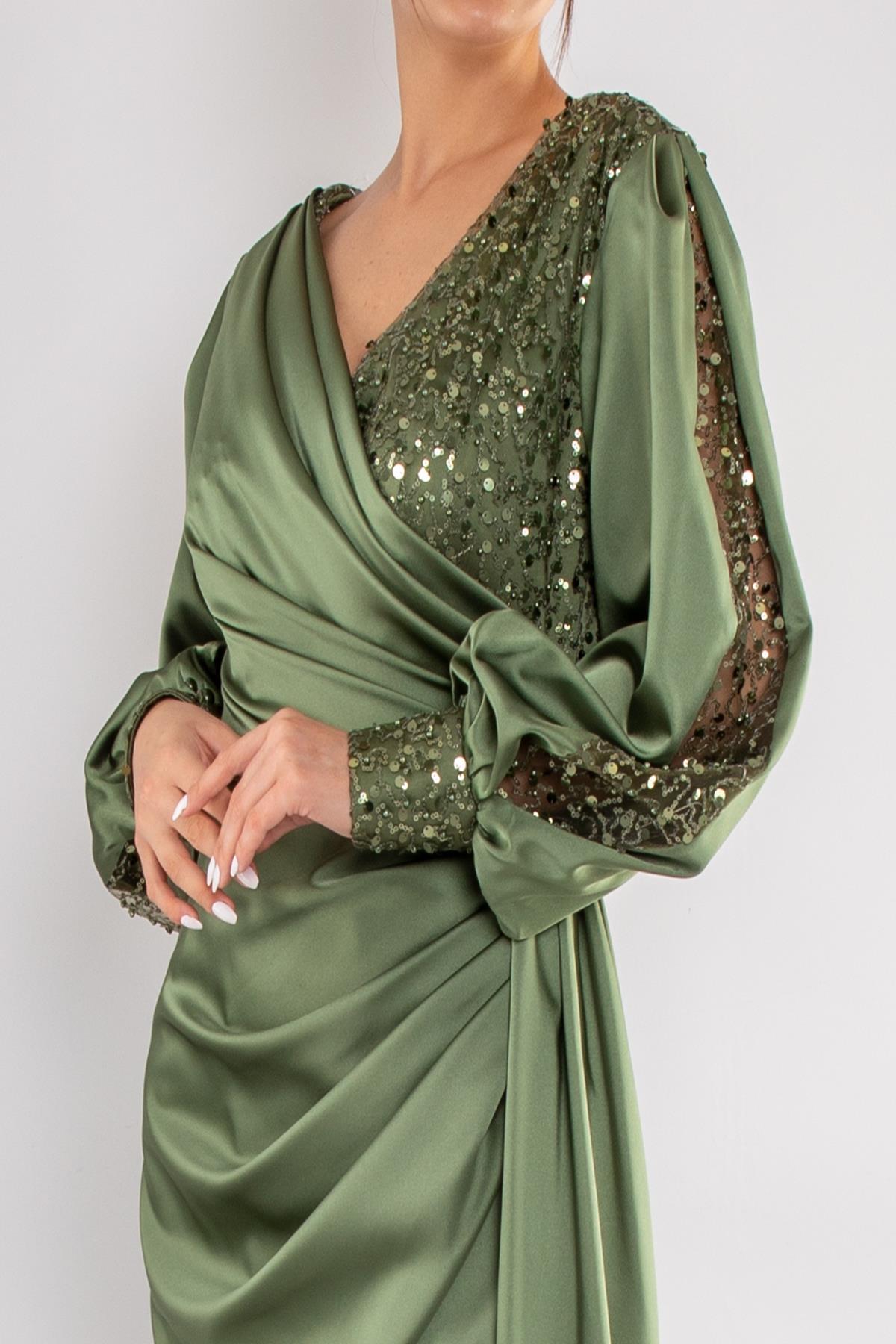 514 Kruvaze Yaka Kollu Pulpayet Detay Uzun Saten Elbise