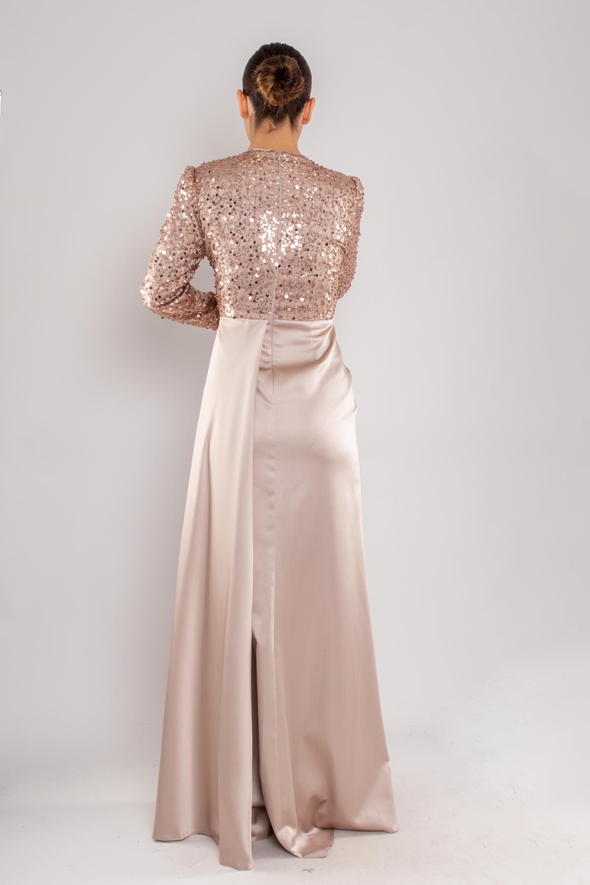 521 Payet ve Boncuklu Tesettür Yandan Drapeli Saten Uzun Elbise