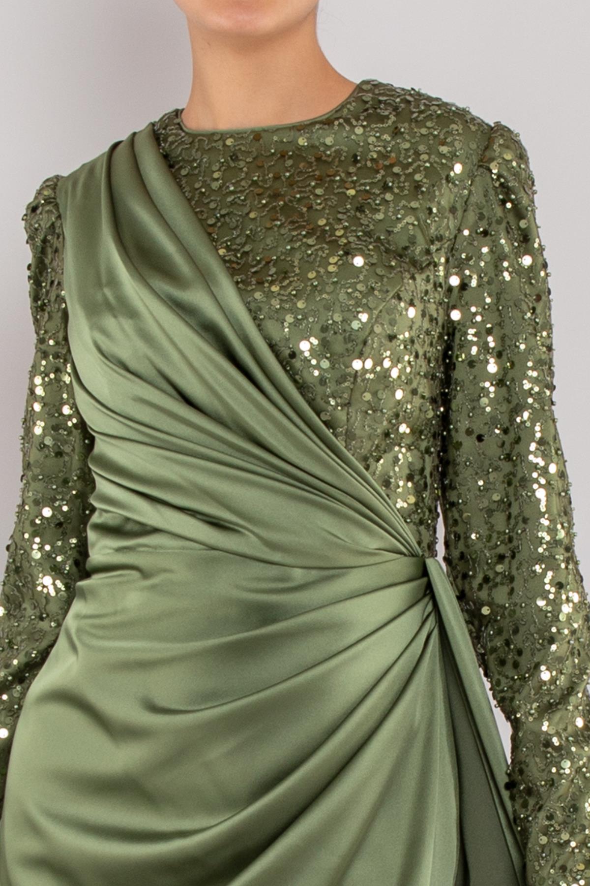 521 Payet ve Boncuklu Tesettür Yandan Drapeli Saten Uzun Elbise