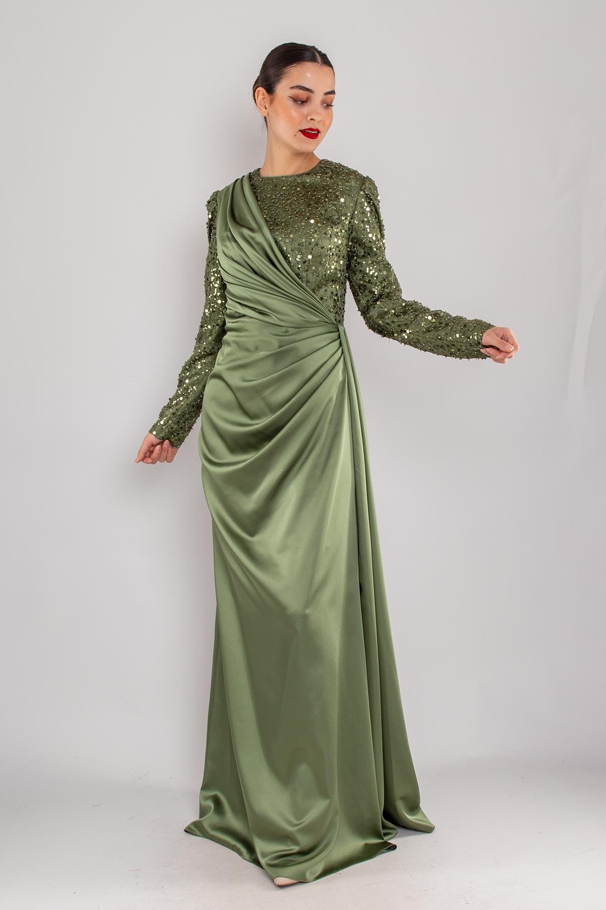 521 Payet ve Boncuklu Tesettür Yandan Drapeli Saten Uzun Elbise