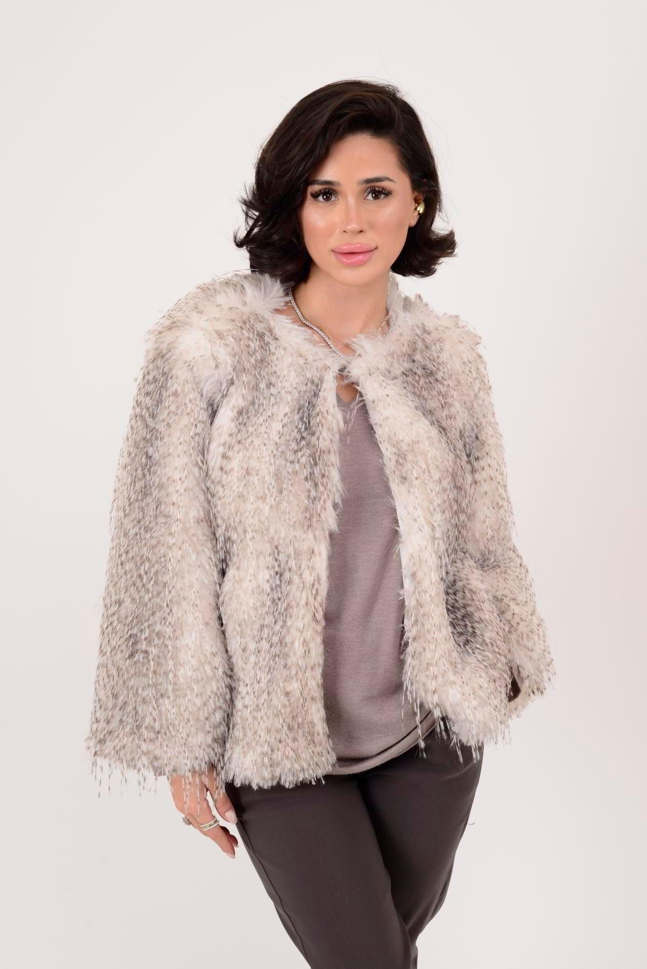 60946 Saçak Detaylı Kısa Kürklü Ceket